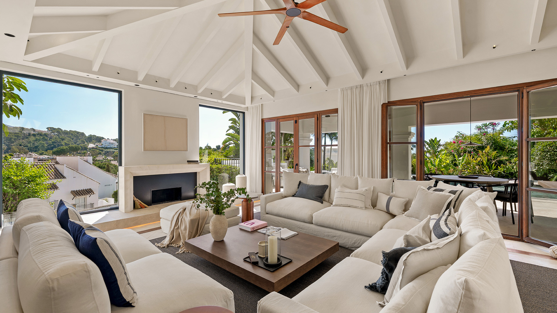  Image of Villa - 4 Bedrooms - 4 Bathrooms for sale in Malaga-Marbella-Spain, Image 6