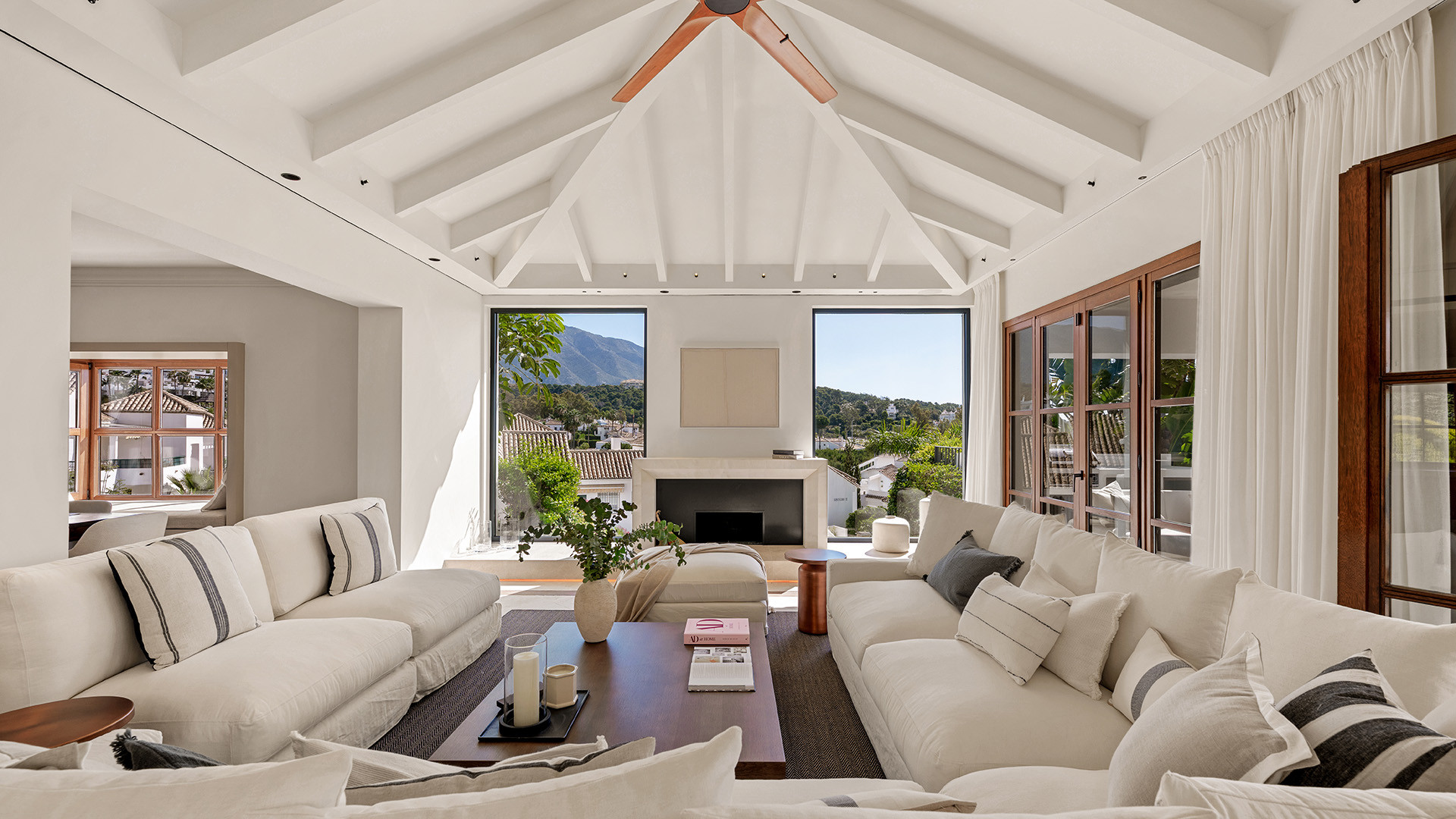 Image of Villa - 4 Bedrooms - 4 Bathrooms for Sale in Malaga-Marbella-Spain, Image 5