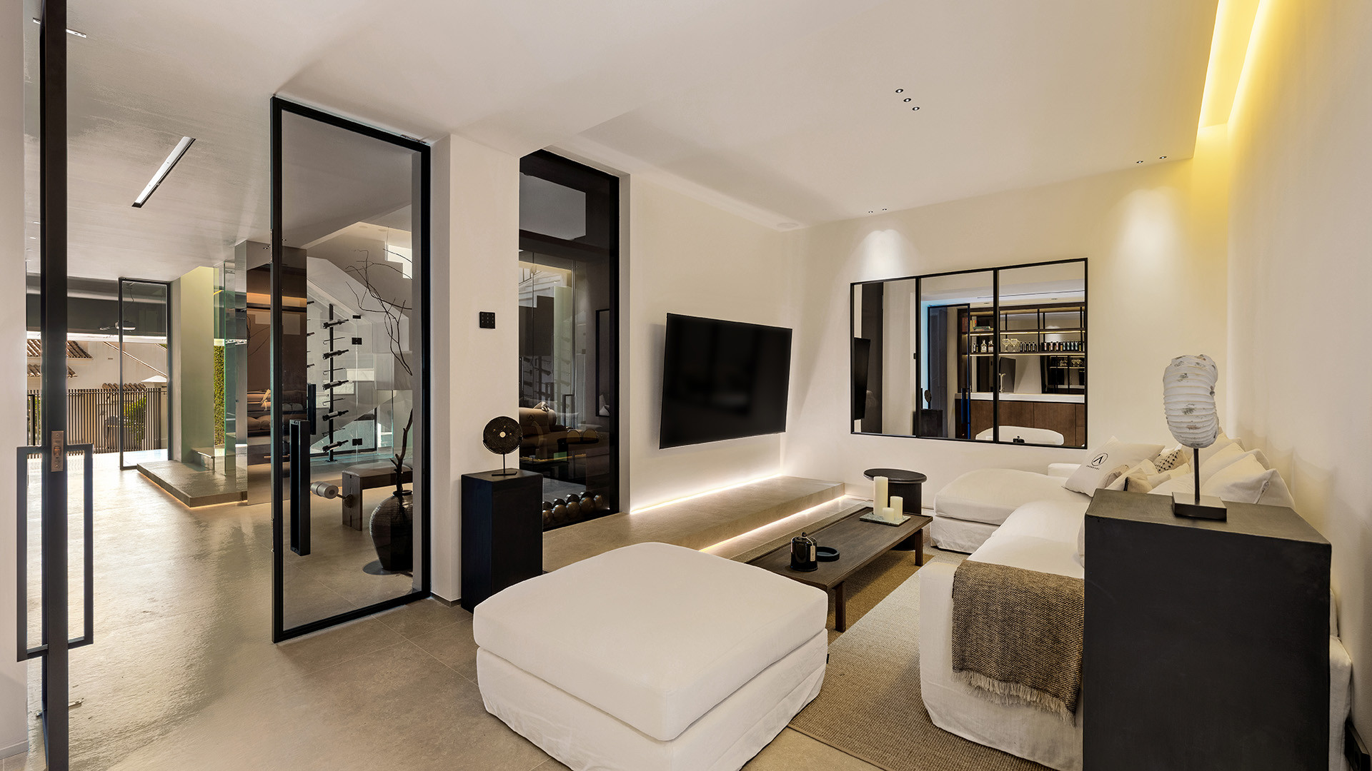  Image of Villa - 4 Bedrooms - 4 Bathrooms for sale in Malaga-Marbella-Spain, Image 19