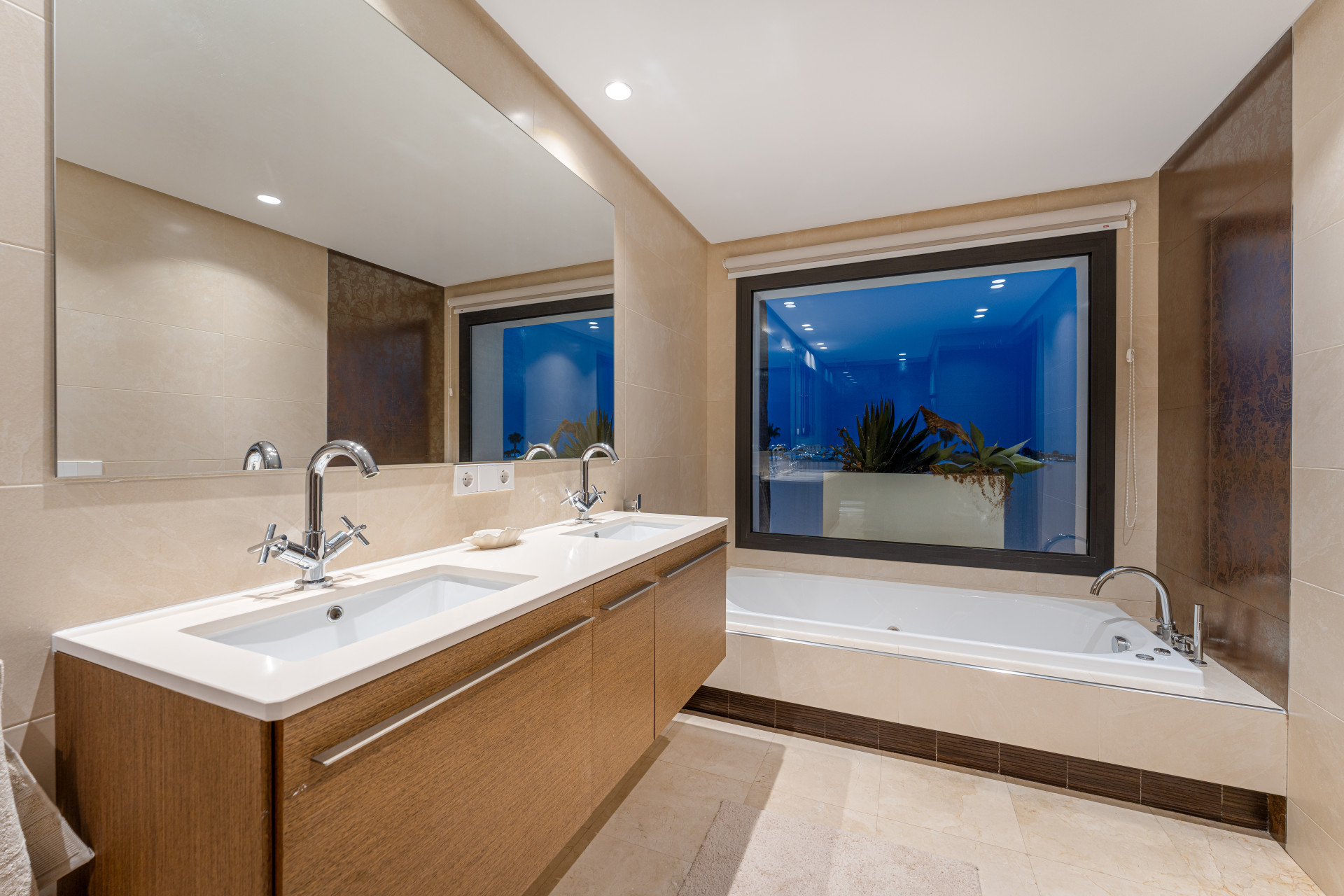  Image of Villa - 5 Bedrooms - 5 Bathrooms for sale in Malaga-Benahavis-Spain, Image 34
