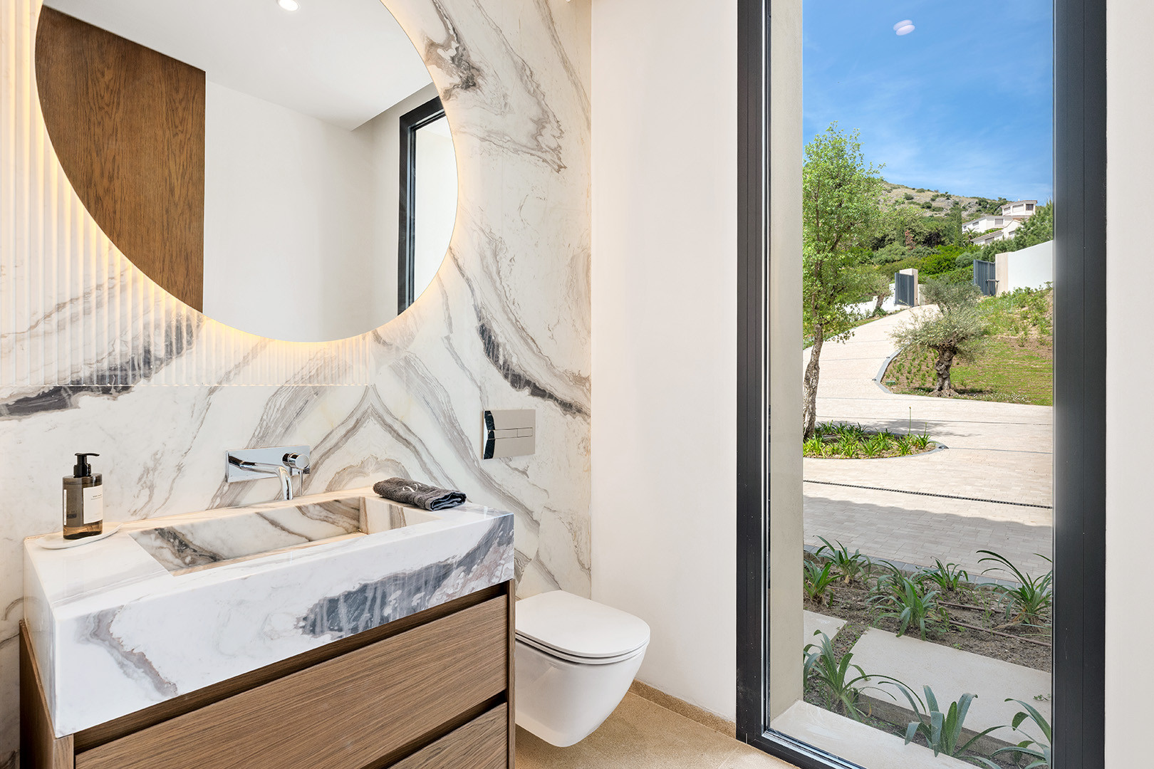  Image of Villa - 5 Bedrooms - 5 Bathrooms for sale in Malaga-Benahavis-Spain, Image 13