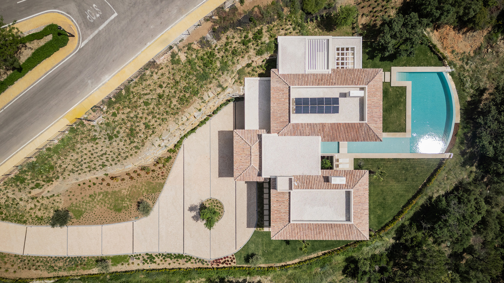  Image of Villa - 5 Bedrooms - 5 Bathrooms for sale in Malaga-Benahavis-Spain, Image 47