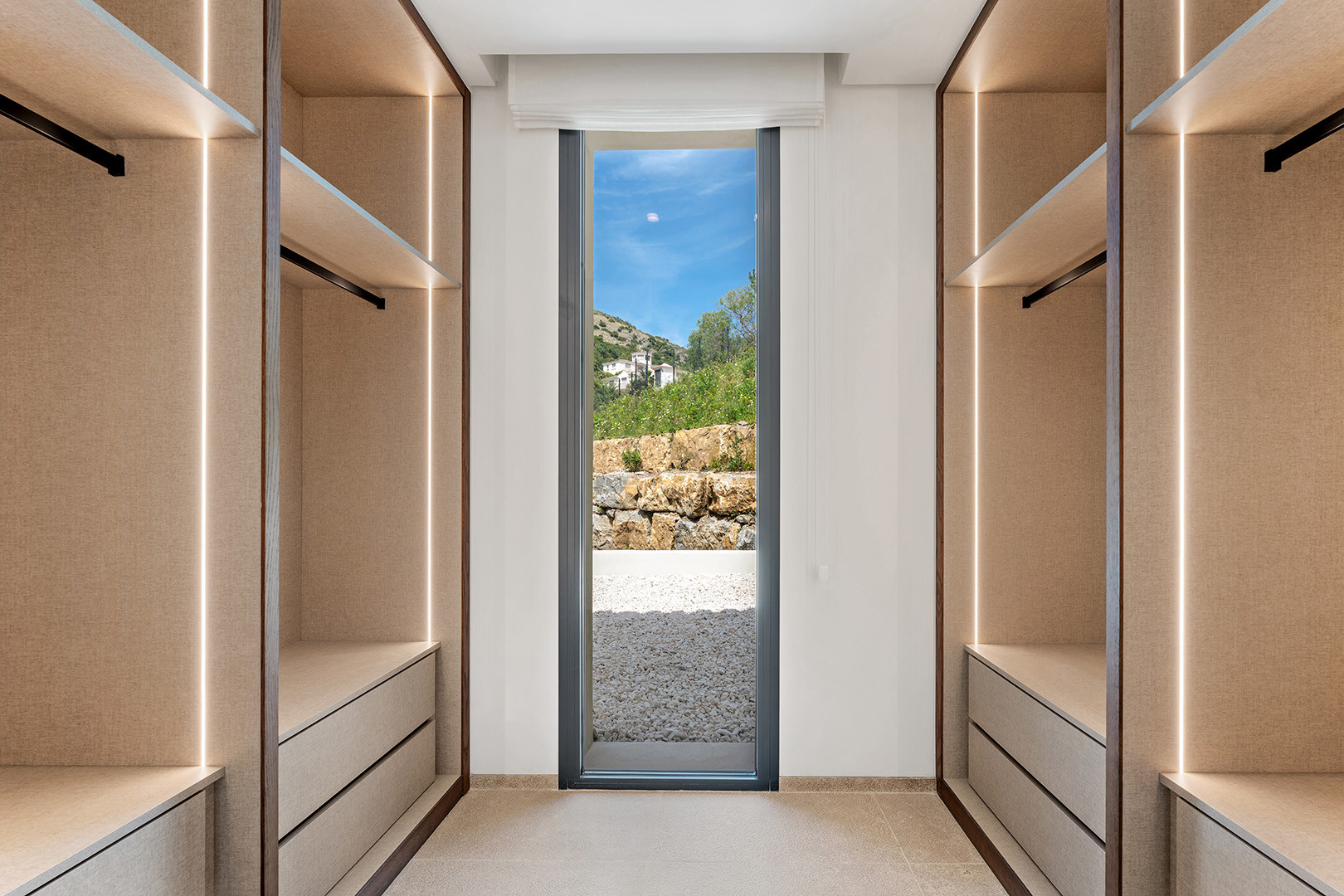  Image of Villa - 5 Bedrooms - 5 Bathrooms for sale in Malaga-Benahavis-Spain, Image 11