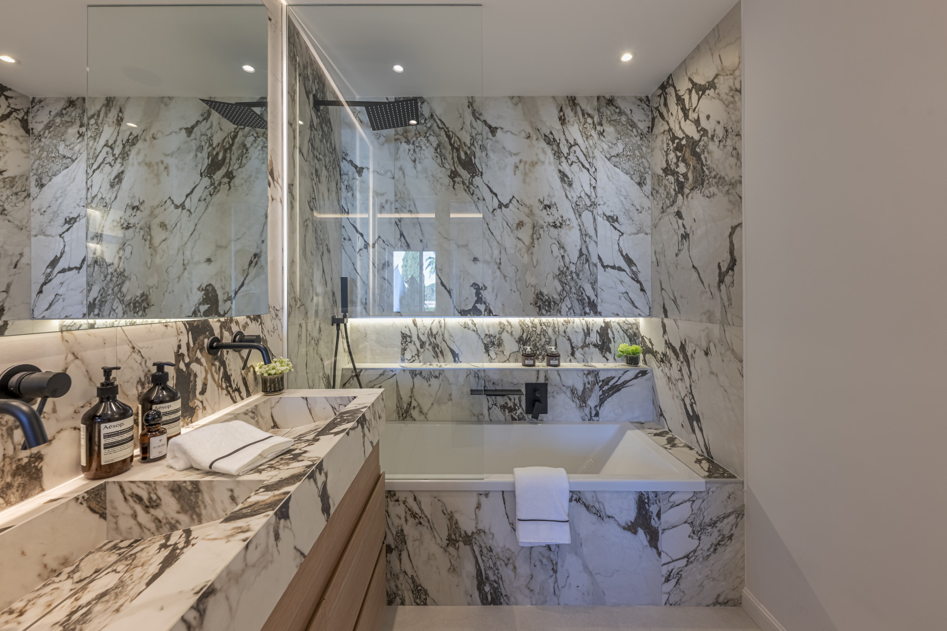  Image of Town House - 4 Bedrooms - 4 Bathrooms for sale in Malaga-Marbella-Spain, Image 12
