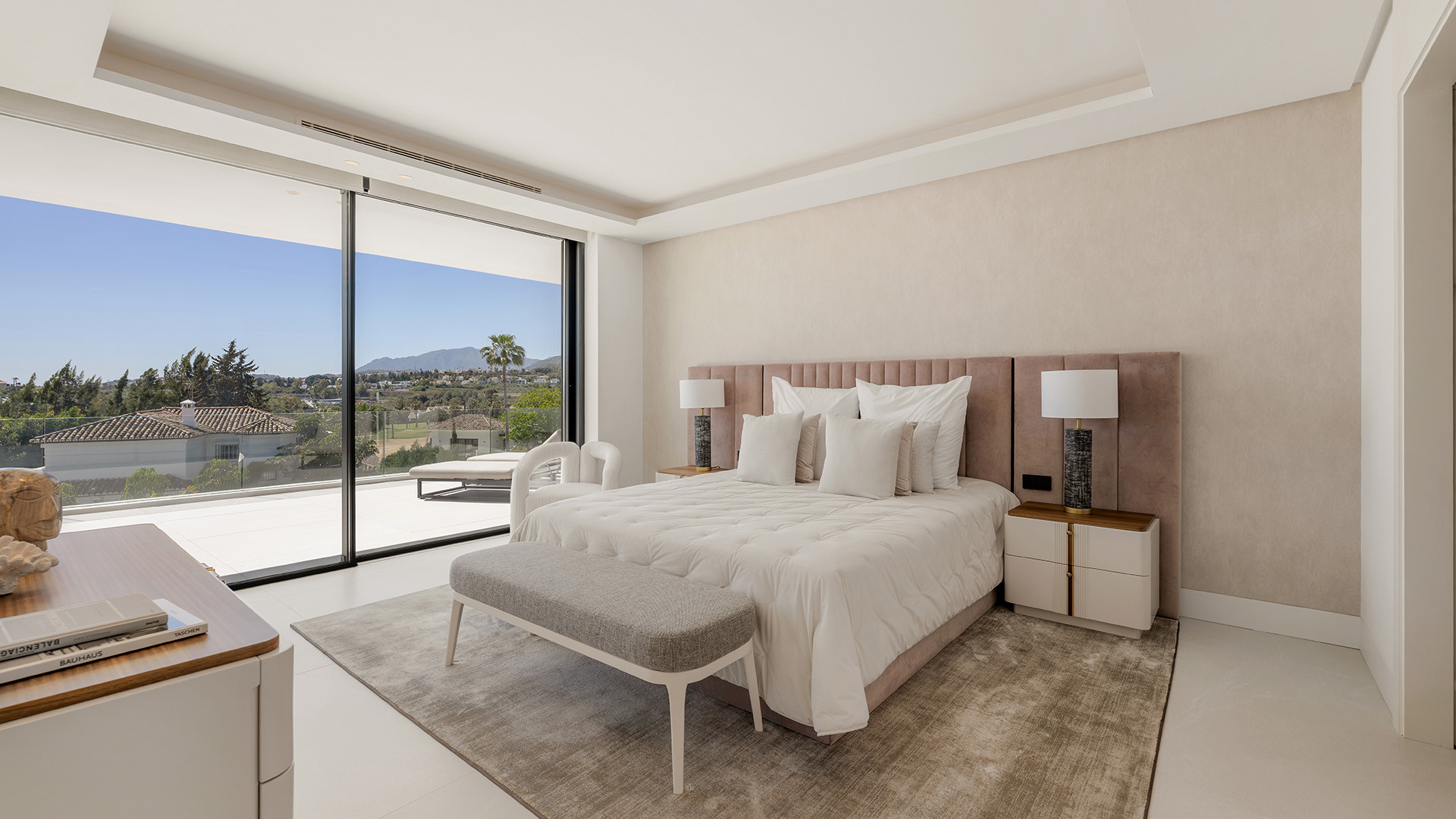  Image of Villa - 5 Bedrooms - 5 Bathrooms for sale in Malaga-Marbella-Spain, Image 8