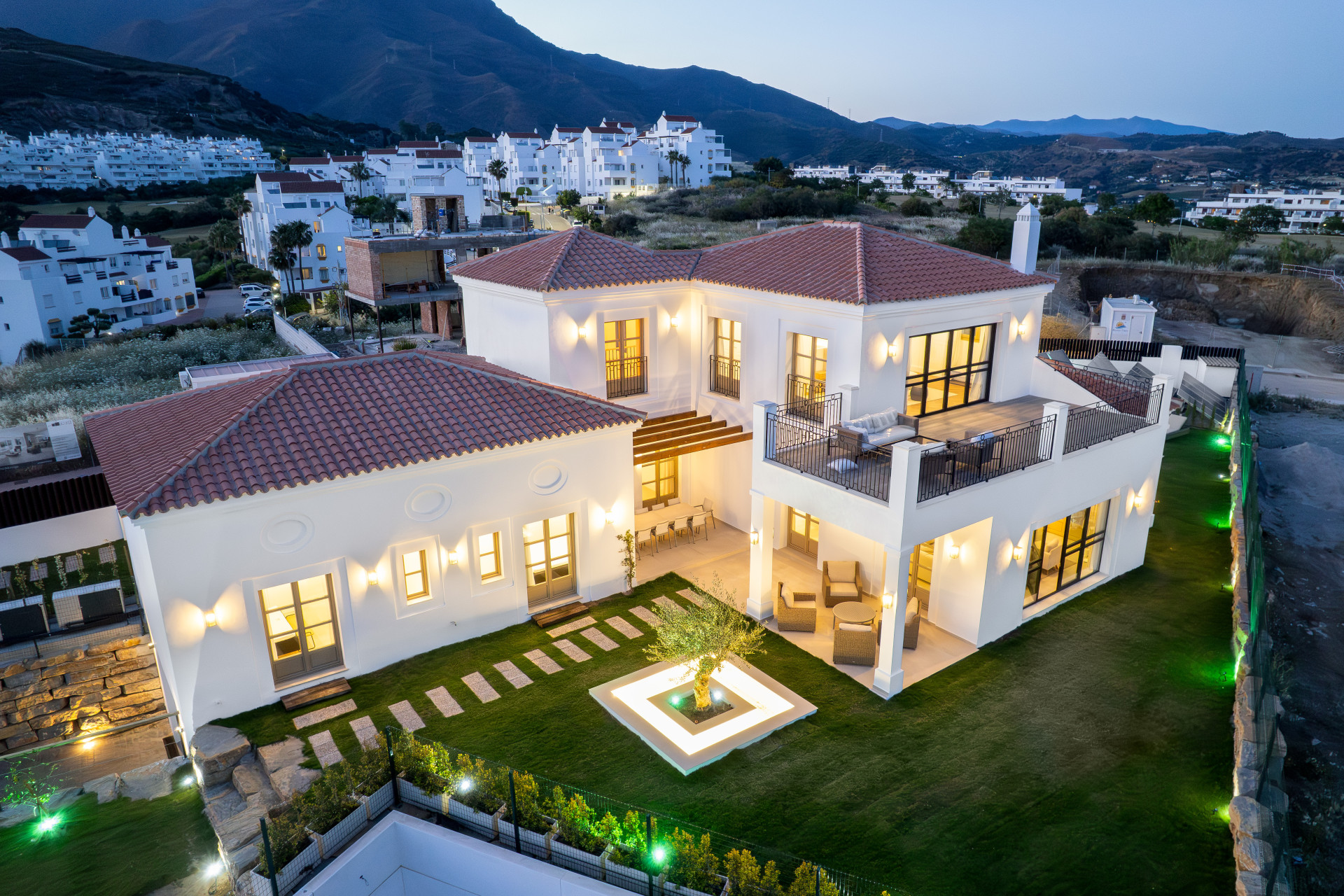 Image of Villa - 4 Bedrooms - 4 Bathrooms for Sale in Malaga-Estepona-Spain, Image 1