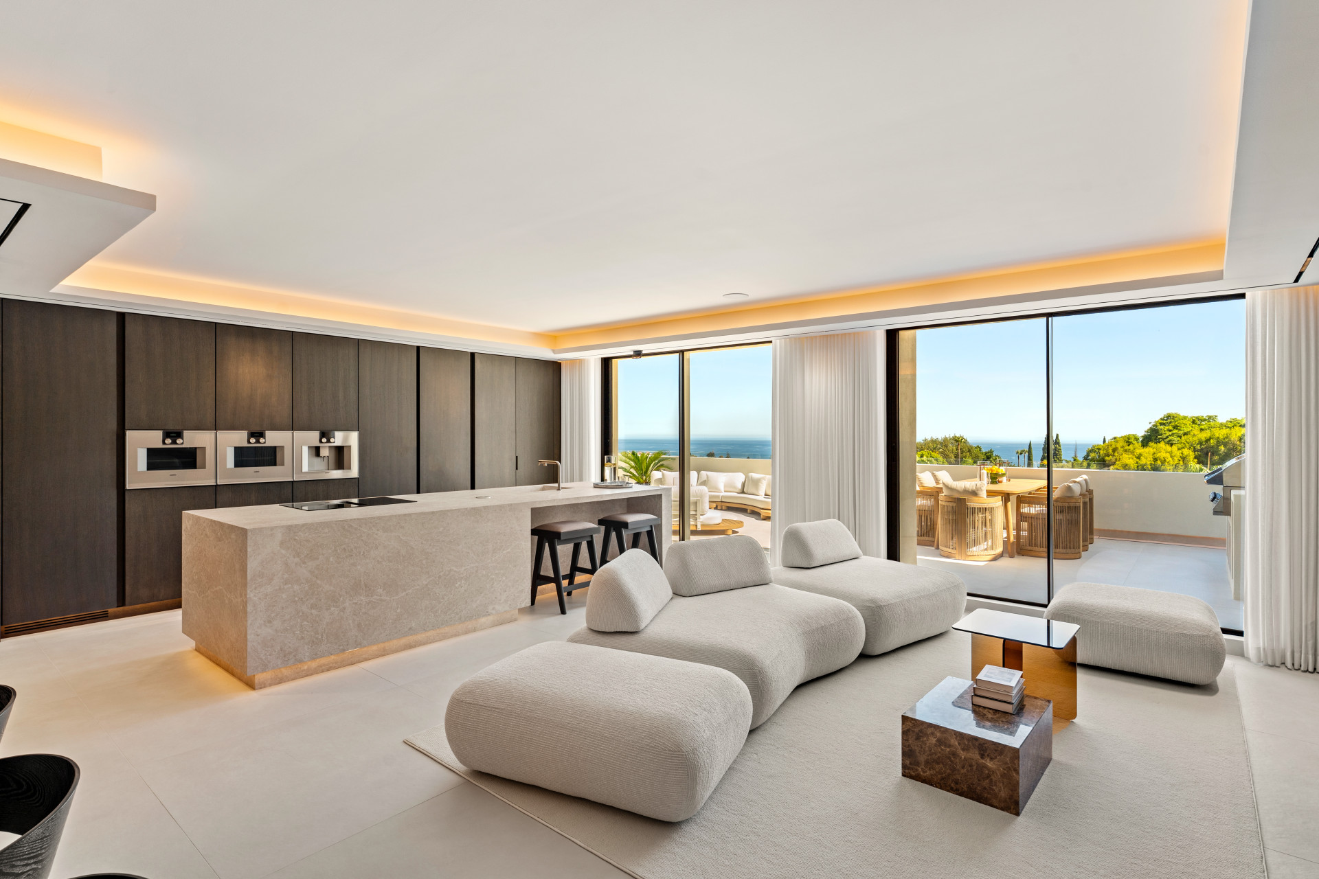 Fully Renovated Penthouse with Private Plunge Pool in Condado de Sierra Blanca - Marbella Golden Mile