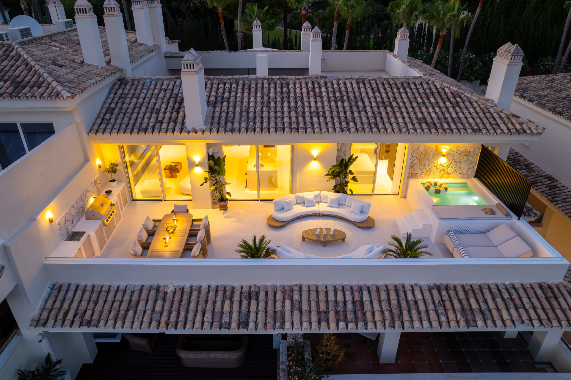 Fully Renovated Penthouse with Private Plunge Pool in Condado de Sierra Blanca - Marbella Golden Mile