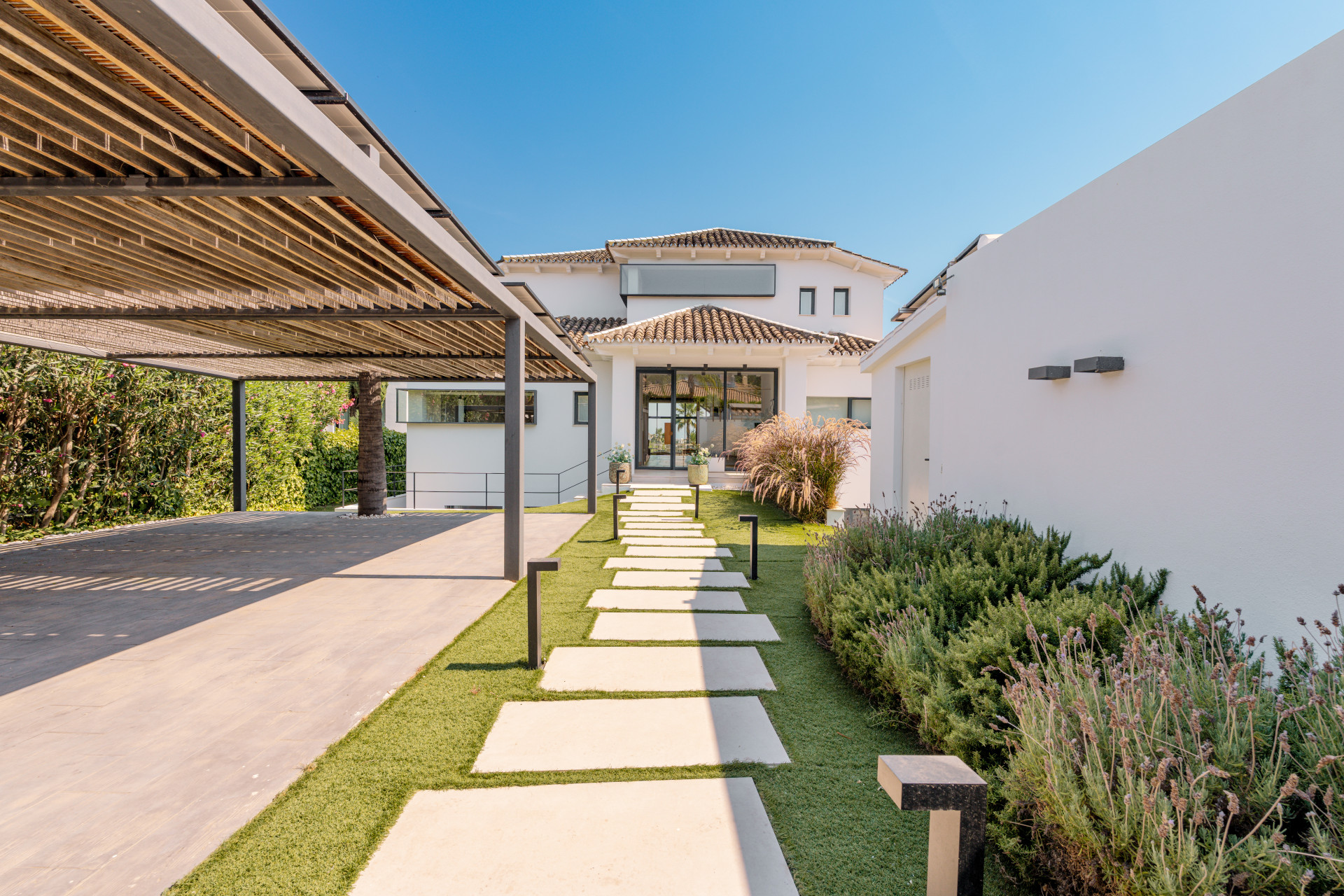 Unique Frontline Villa Overlooking the Fairways of Los Naranjos Golf - Nueva Andalucía