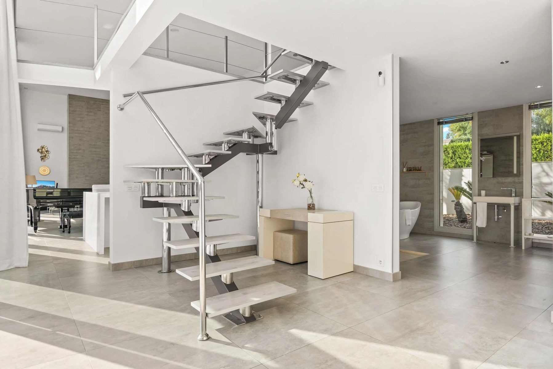  Image of Villa - 3 Bedrooms - 3 Bathrooms for sale in Malaga-Benahavis-Spain, Image 14