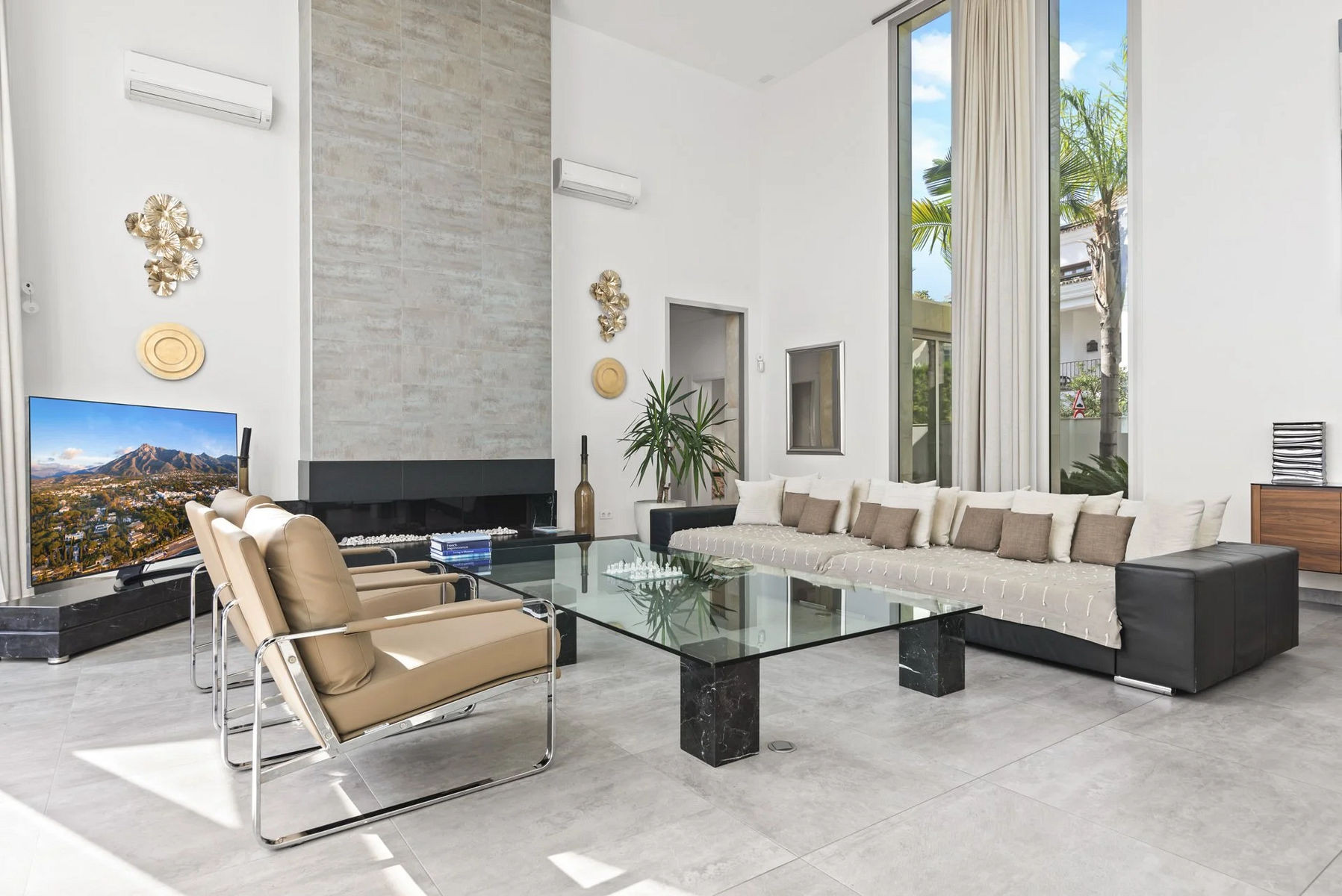  Image of Villa - 3 Bedrooms - 3 Bathrooms for sale in Malaga-Benahavis-Spain, Image 15