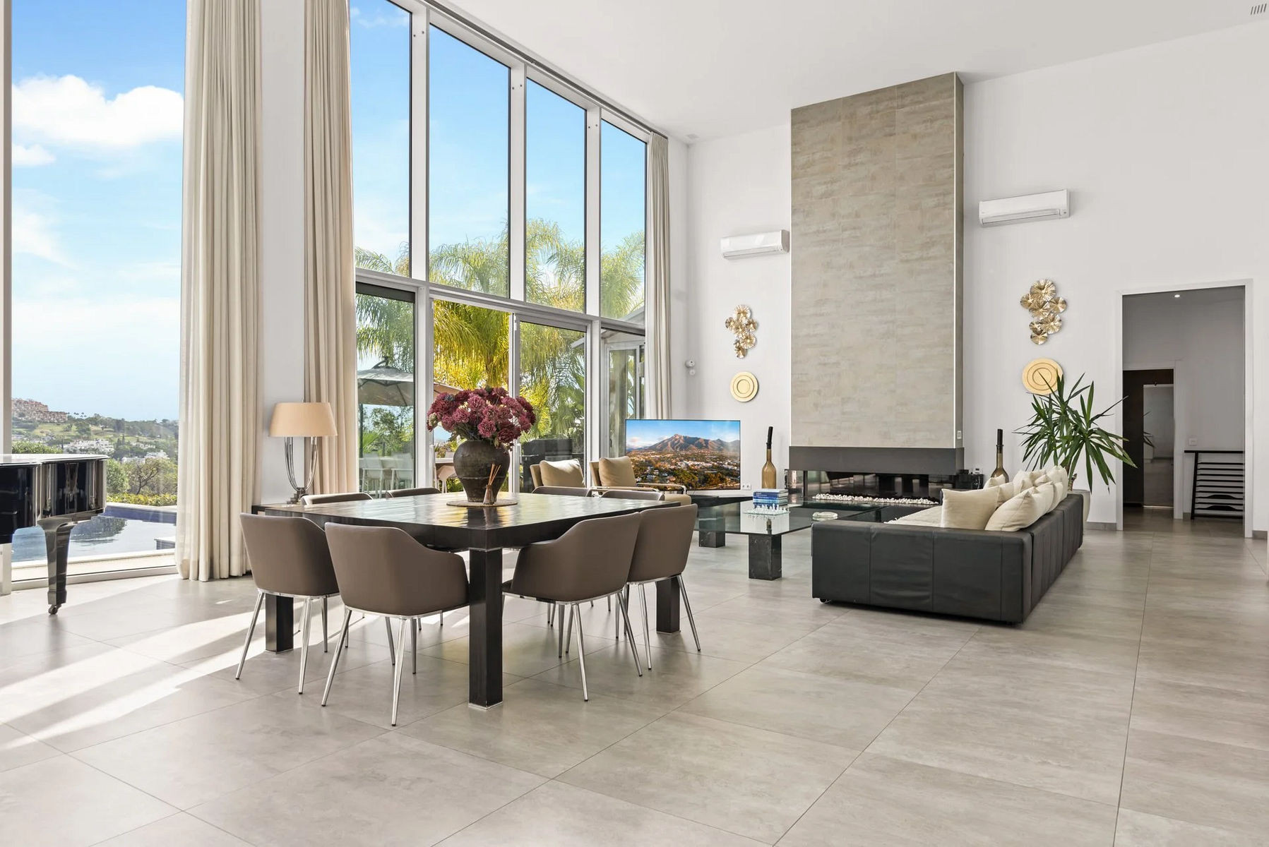  Image of Villa - 3 Bedrooms - 3 Bathrooms for sale in Malaga-Benahavis-Spain, Image 8