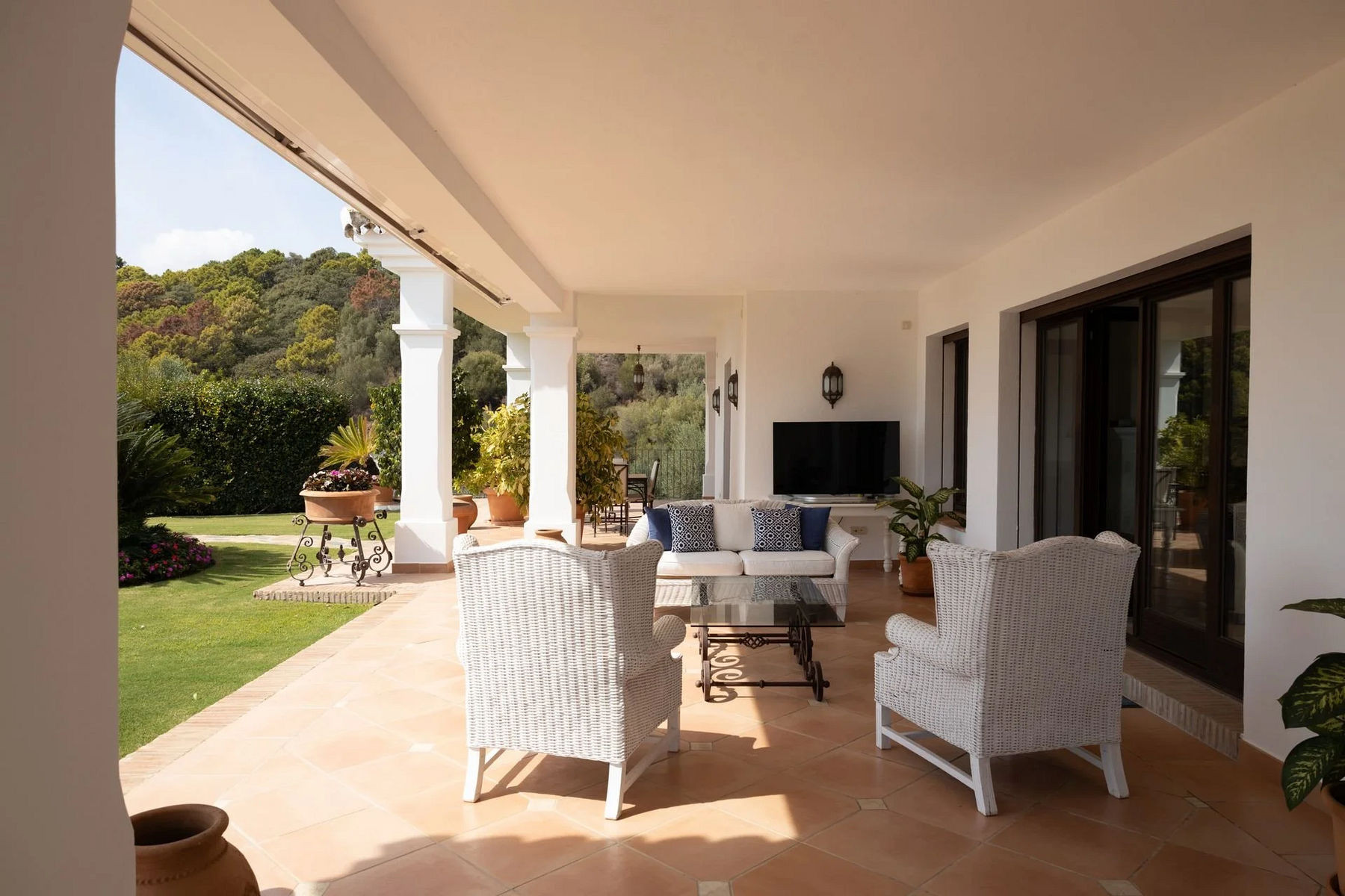  Image of Villa - 5 Bedrooms - 6 Bathrooms for sale in Malaga-Benahavis-Spain, Image 9