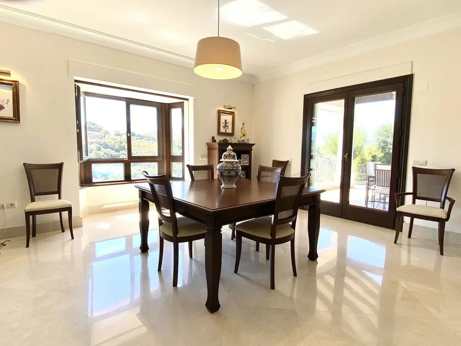  Image of Villa - 5 Bedrooms - 6 Bathrooms for sale in Malaga-Benahavis-Spain, Image 19