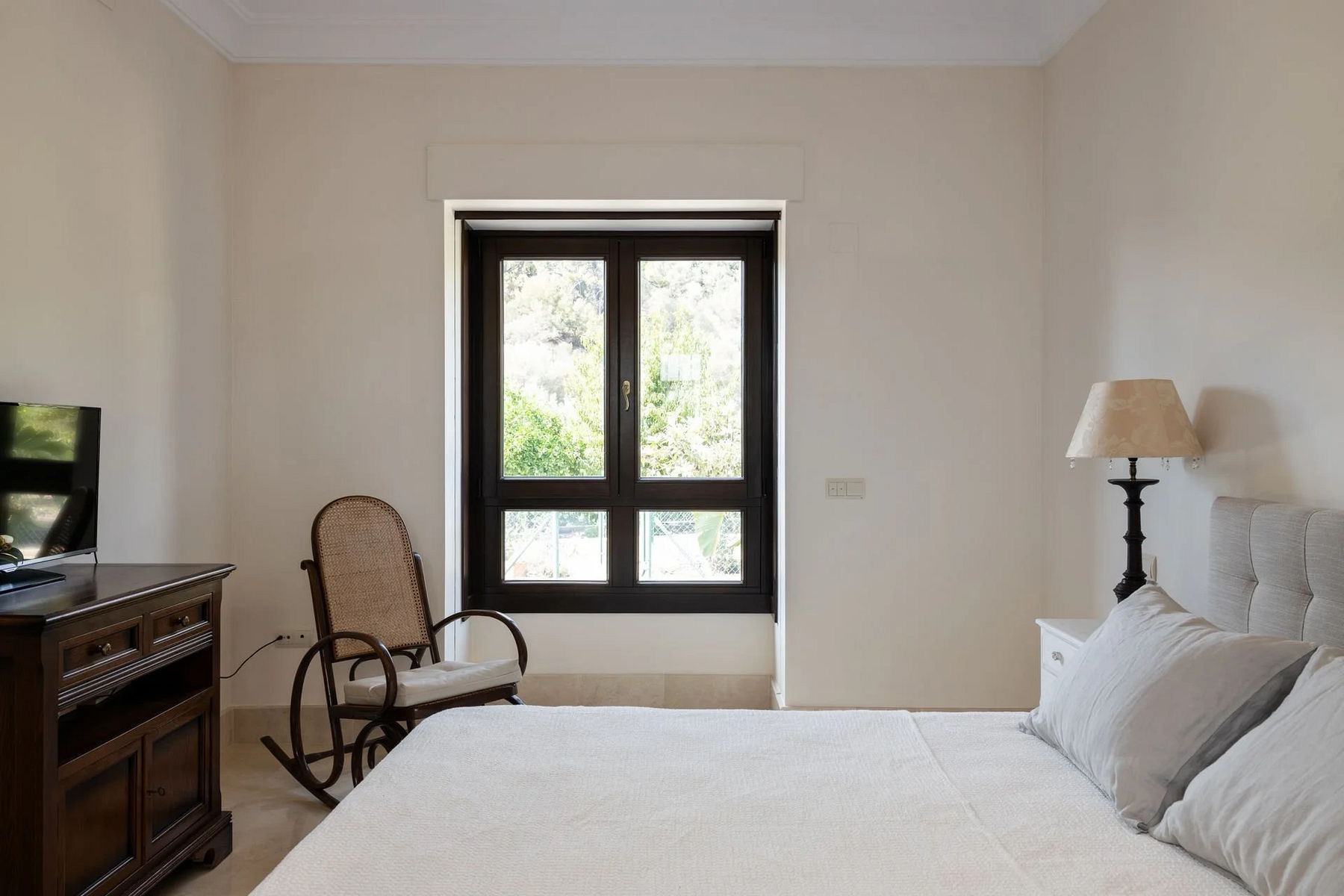  Image of Villa - 5 Bedrooms - 6 Bathrooms for sale in Malaga-Benahavis-Spain, Image 14
