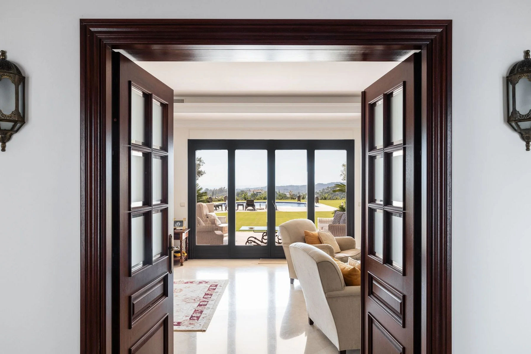  Image of Villa - 5 Bedrooms - 6 Bathrooms for sale in Malaga-Benahavis-Spain, Image 6