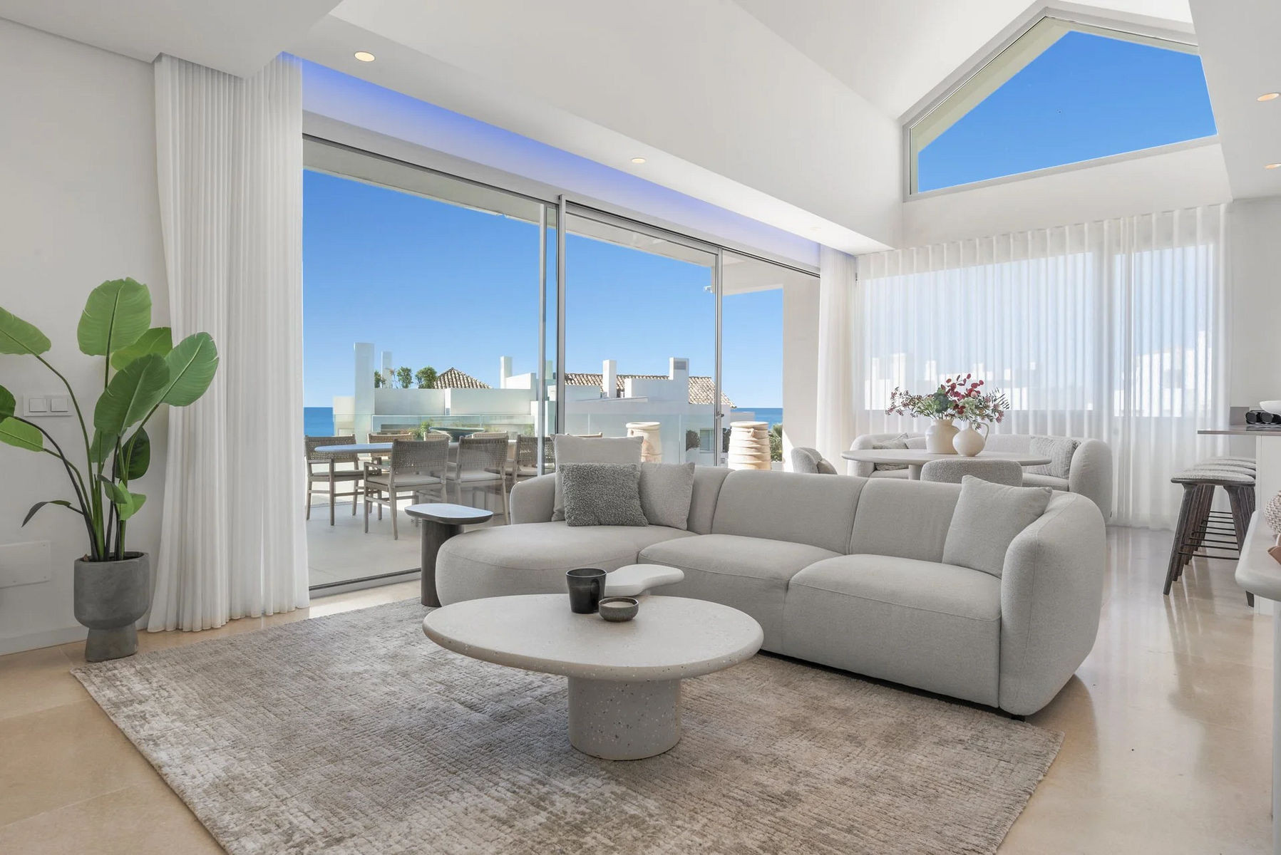 Image of Duplex Penthouse - 3 Bedrooms - 3 Bathrooms for Sale in Malaga-Benahavis-Spain, Image 4