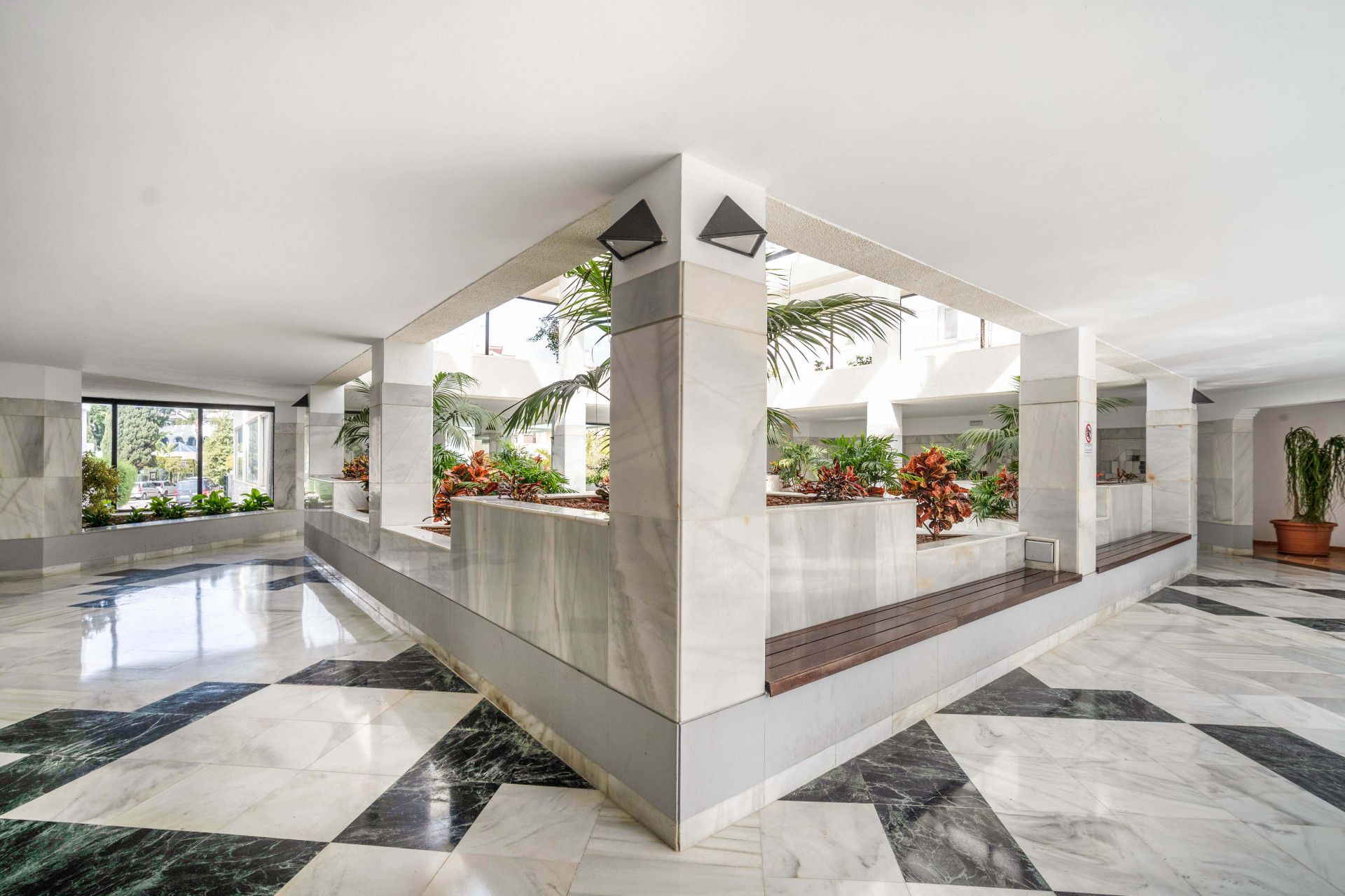  Image of Ground Floor Apartment - 2 Bedrooms - 2 Bathrooms for sale in Malaga-Marbella-Spain, Image 15