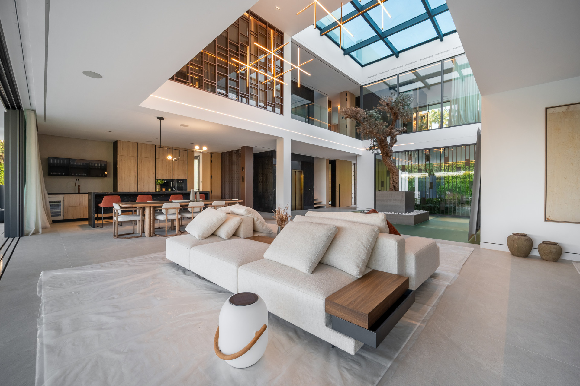 Image of Villa - 5 Bedrooms - 5 Bathrooms for Sale in Malaga-Marbella-Spain, Image 3