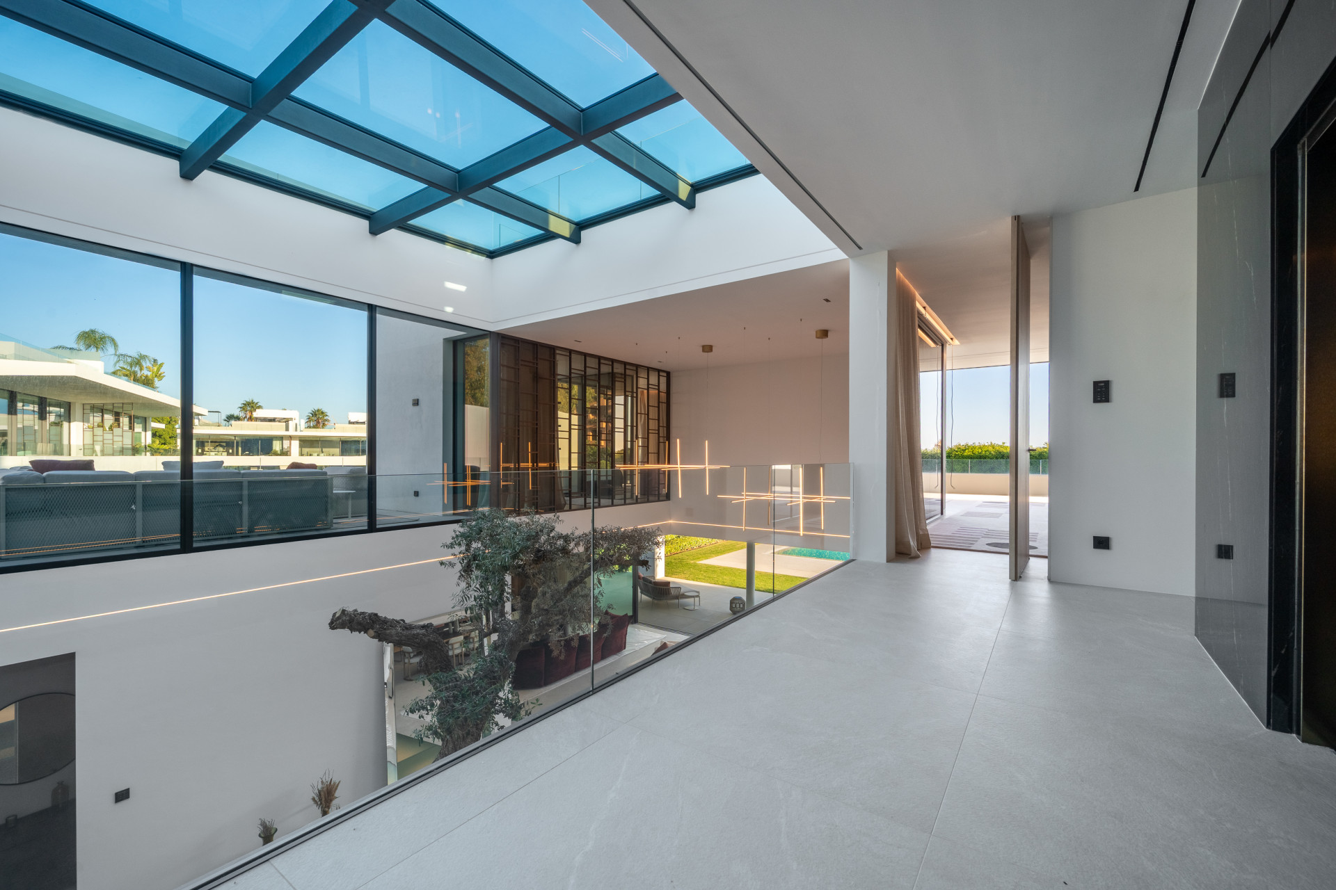  Image of Villa - 5 Bedrooms - 5 Bathrooms for sale in Malaga-Marbella-Spain, Image 10