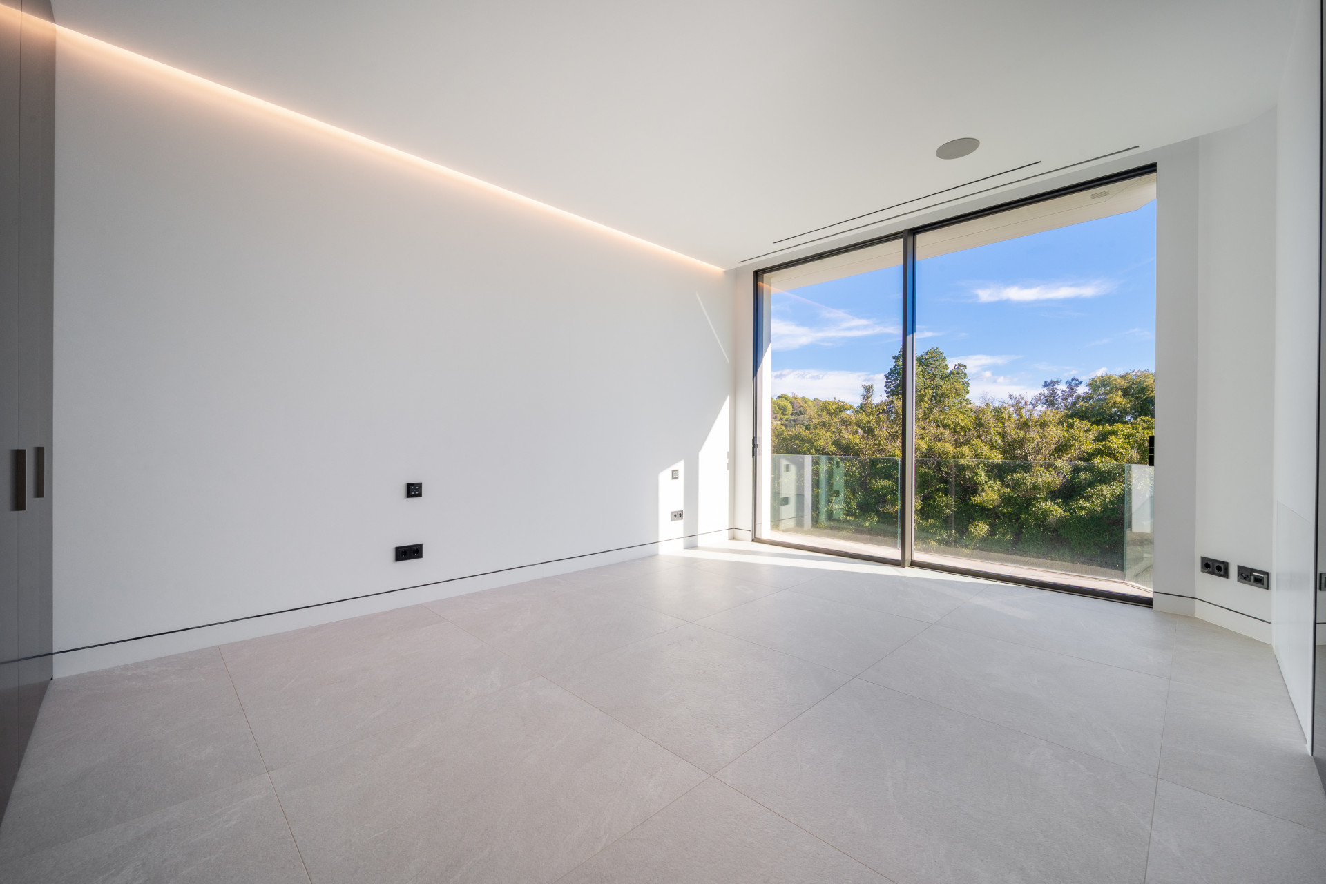  Image of Villa - 3 Bedrooms - 3 Bathrooms for sale in Malaga-Marbella-Spain, Image 10