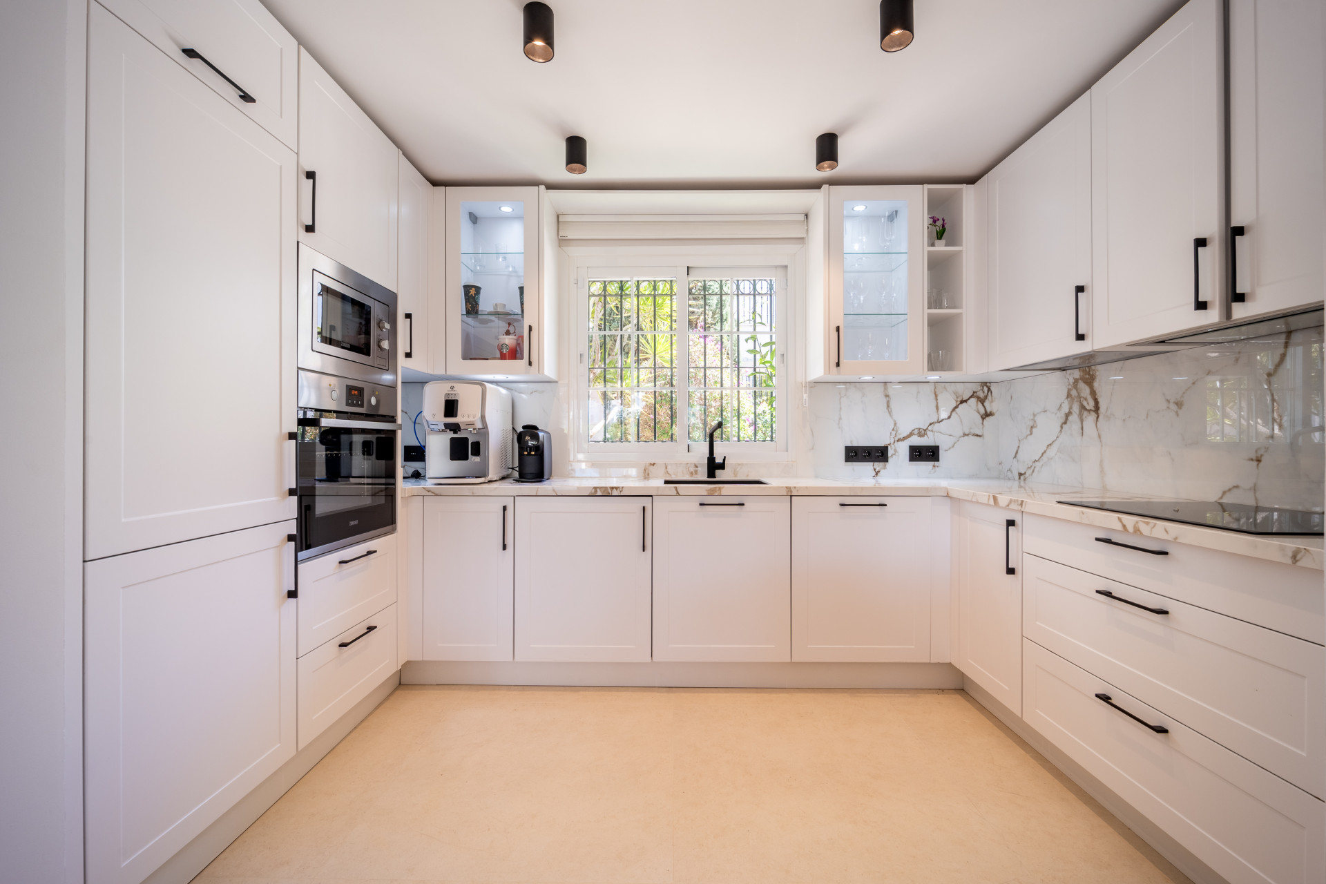  Image of Town House - 3 Bedrooms - 3 Bathrooms for sale in Malaga-Marbella-Spain, Image 6
