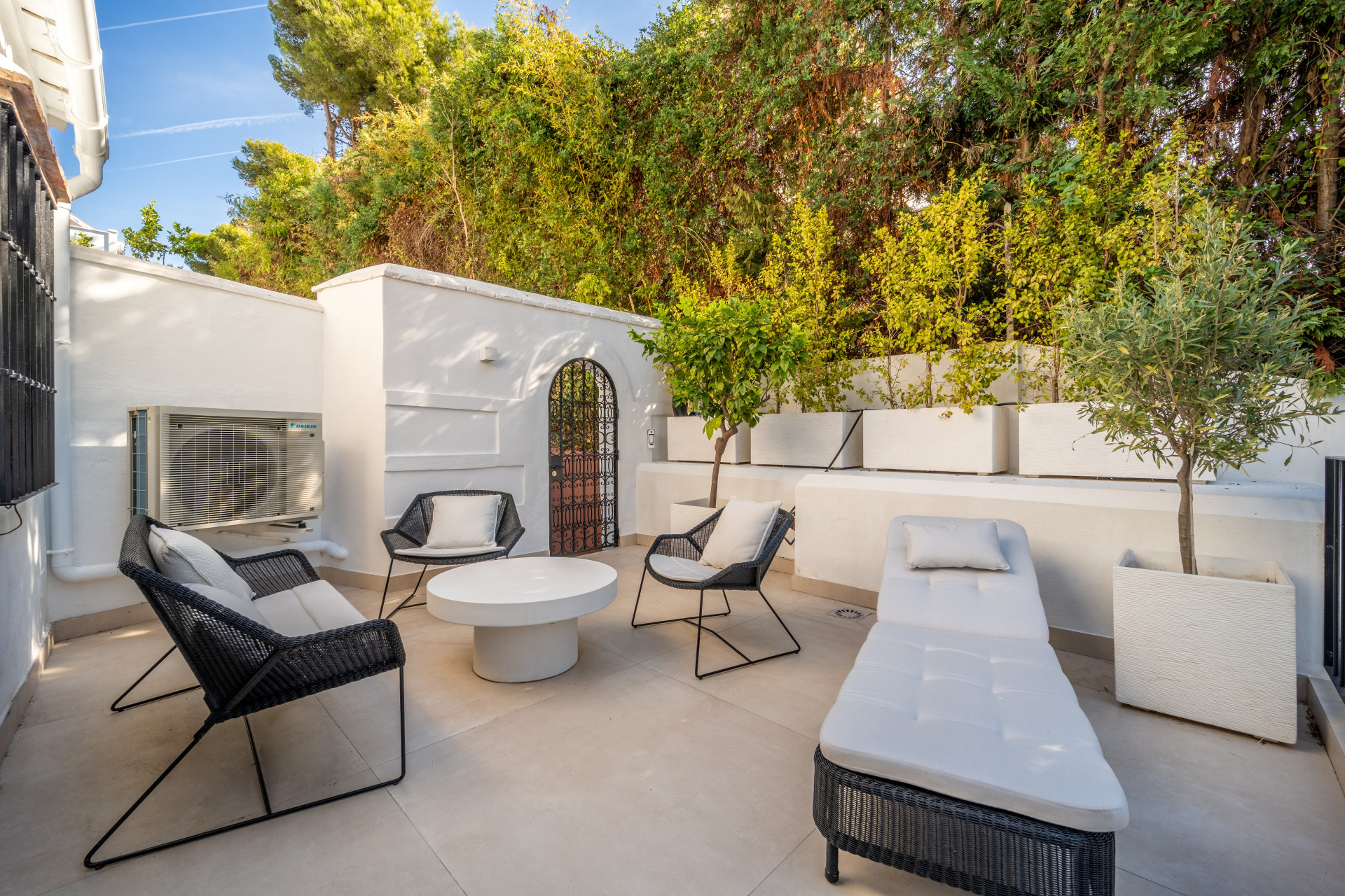 Image of Town House - 2 Bedrooms - 1 Bathrooms for Sale in Malaga-Marbella-Spain, Image 2