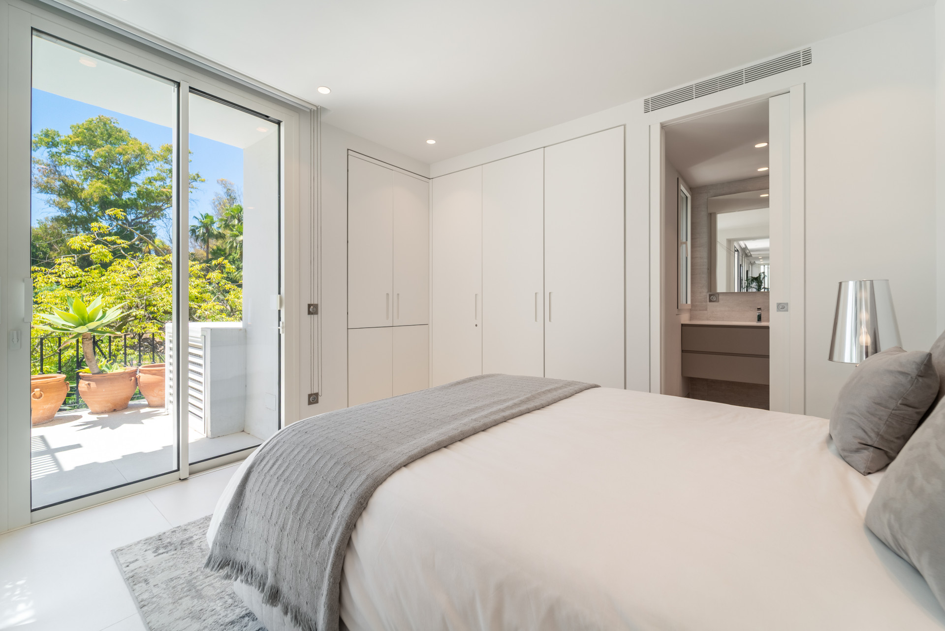  Image of Apartment - 3 Bedrooms - 3 Bathrooms for sale in Malaga-Marbella-Spain, Image 12
