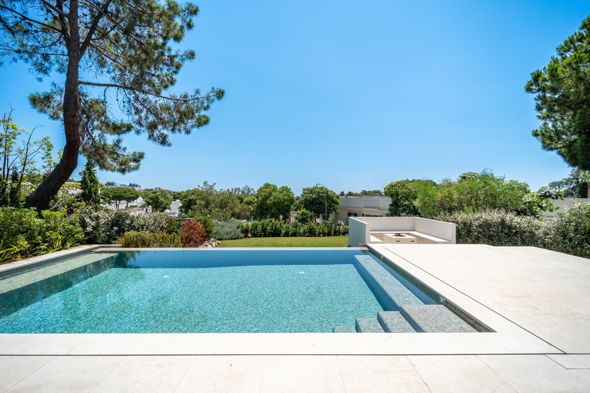 Image of Villa - 4 Bedrooms - 4 Bathrooms for Sale in Malaga-Marbella-Spain, Image 1