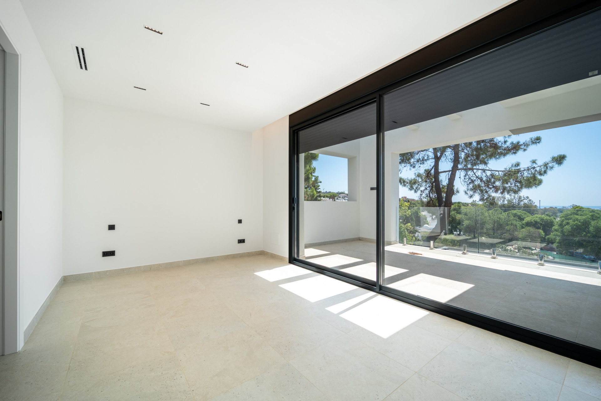  Image of Villa - 4 Bedrooms - 4 Bathrooms for sale in Malaga-Marbella-Spain, Image 9