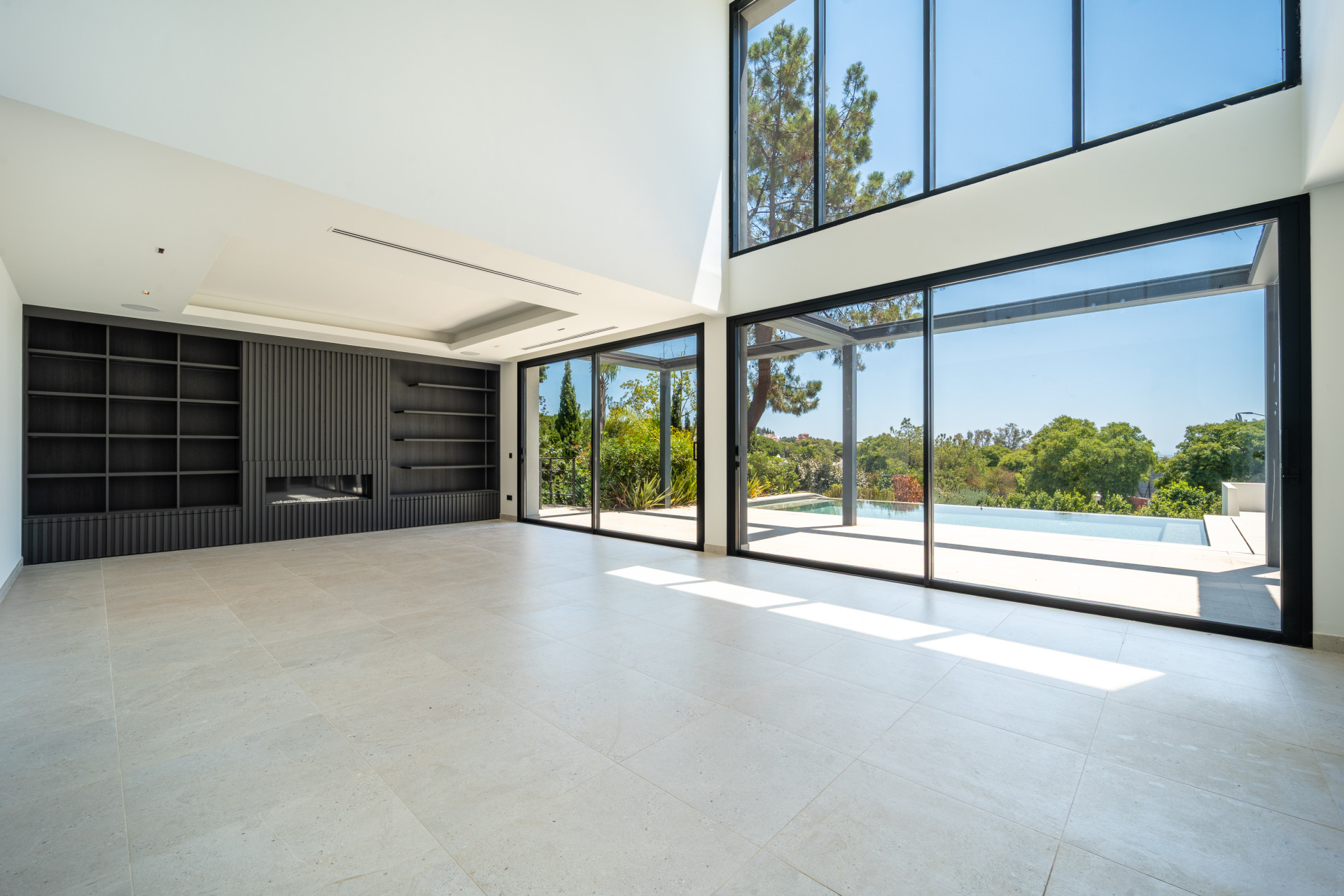 Image of Villa - 4 Bedrooms - 4 Bathrooms for Sale in Malaga-Marbella-Spain, Image 5