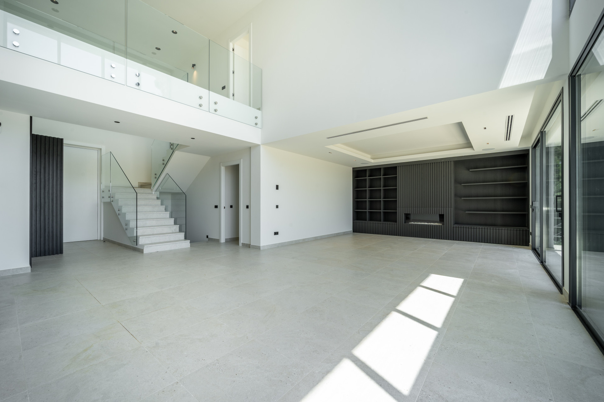  Image of Villa - 4 Bedrooms - 4 Bathrooms for sale in Malaga-Marbella-Spain, Image 11