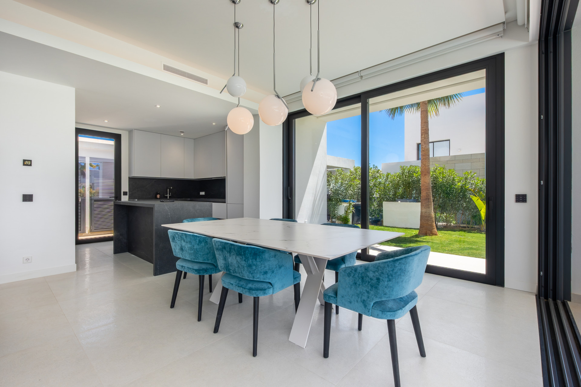  Image of Villa - 5 Bedrooms - 5 Bathrooms for sale in Malaga-Marbella-Spain, Image 13