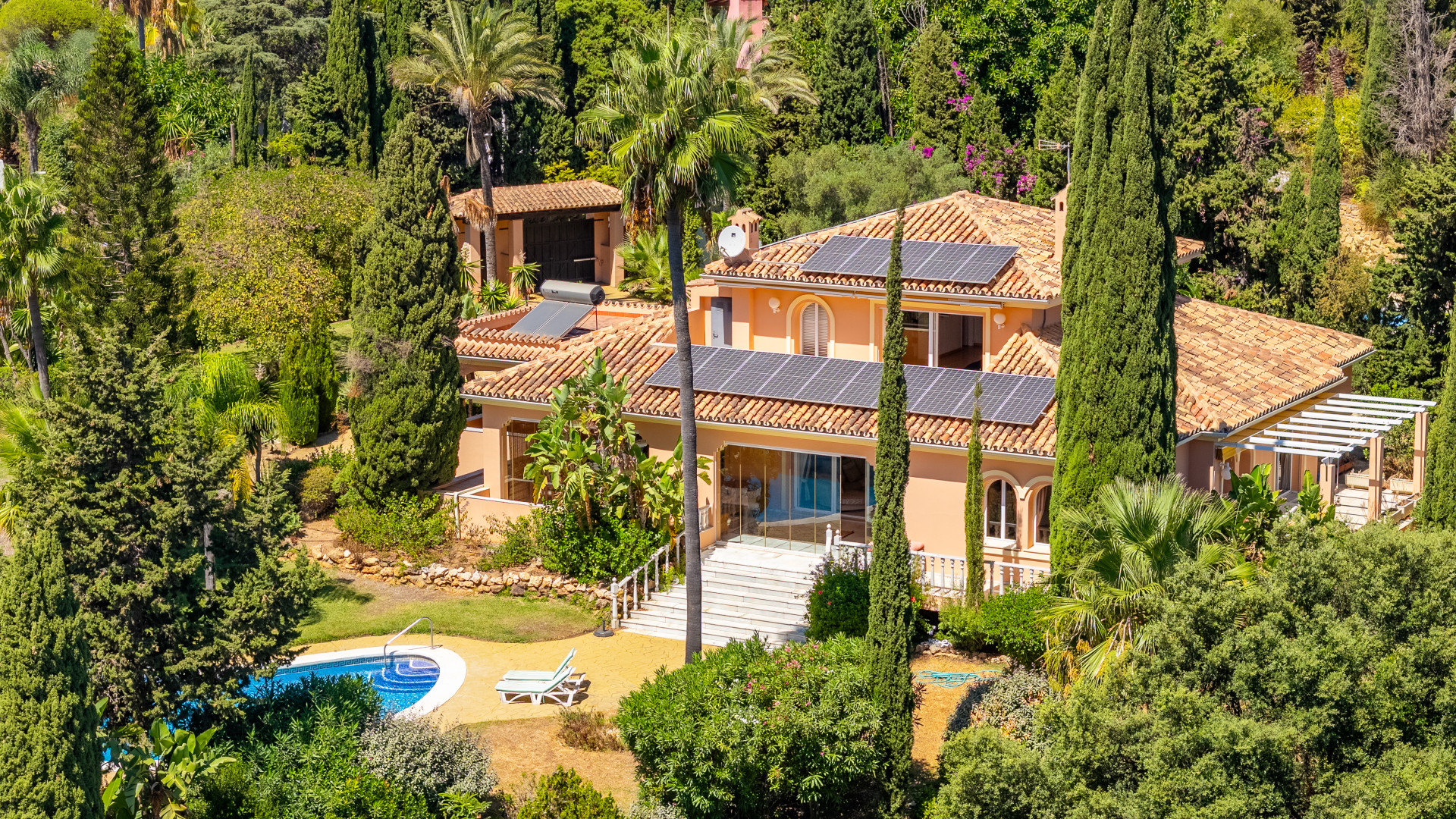 Image of Villa - 4 Bedrooms - 3 Bathrooms for Sale in Malaga-Marbella-Spain, Image 1