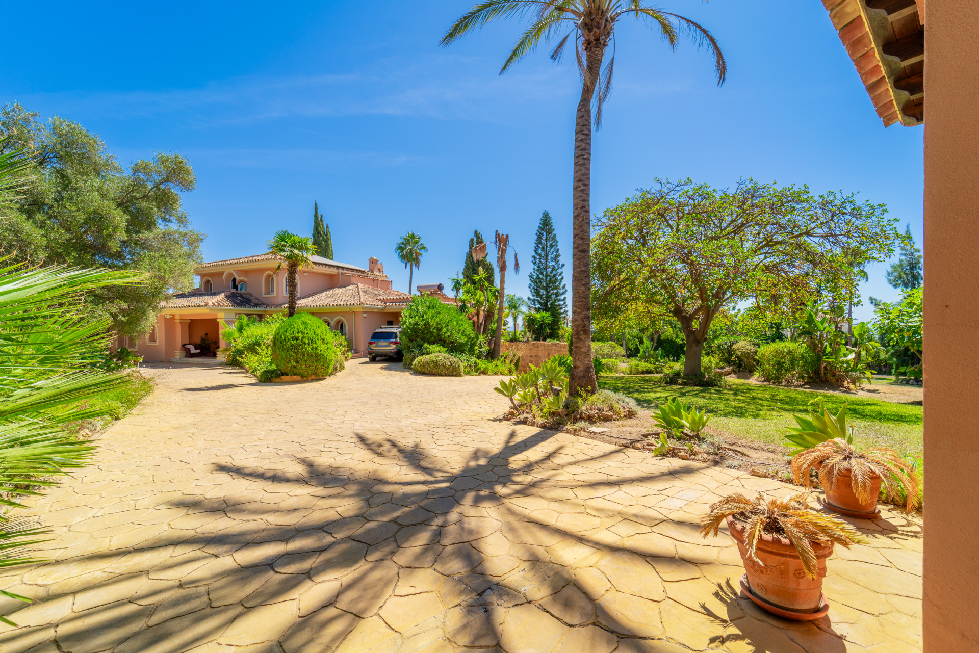  Image of Villa - 4 Bedrooms - 3 Bathrooms for sale in Malaga-Marbella-Spain, Image 10
