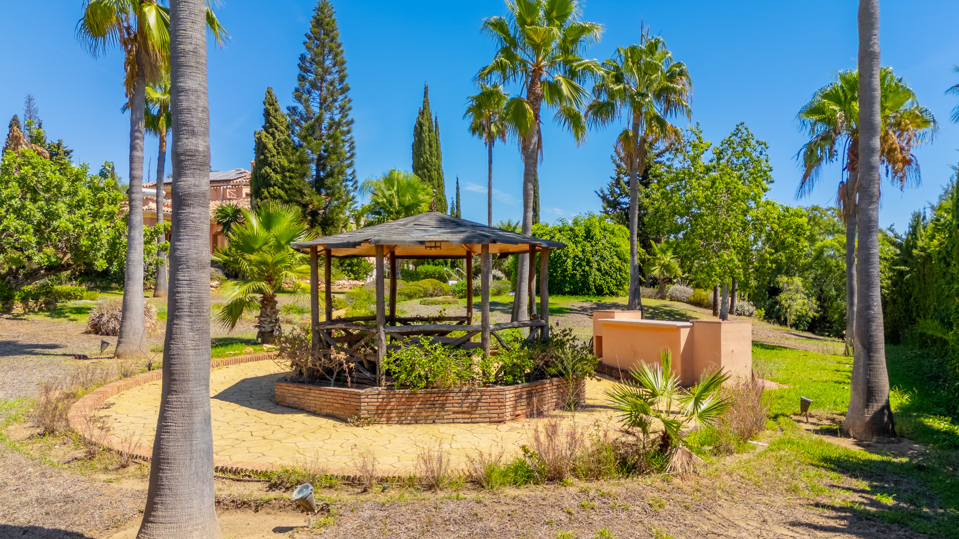  Image of Villa - 4 Bedrooms - 3 Bathrooms for sale in Malaga-Marbella-Spain, Image 11