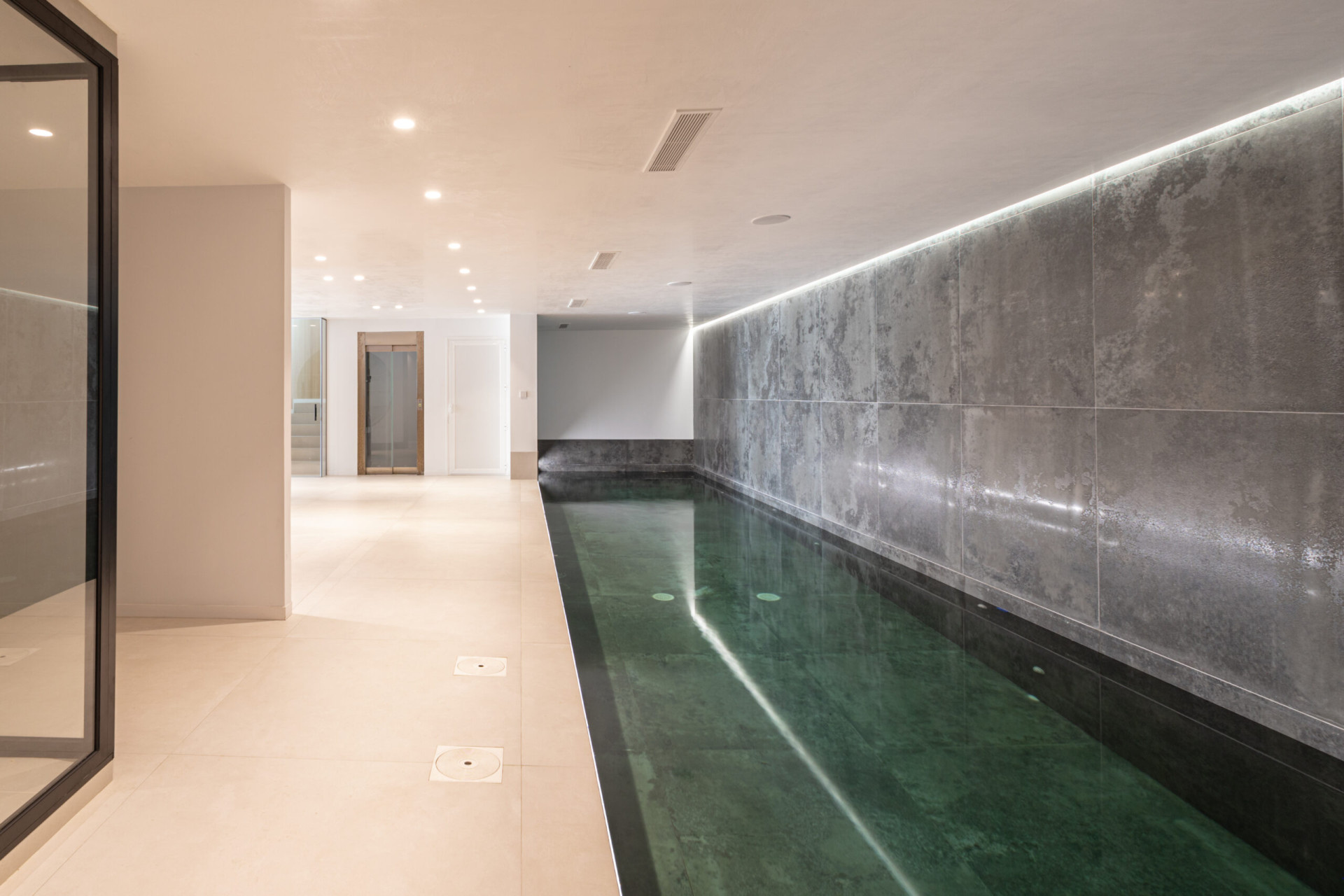  Image of Villa - 3 Bedrooms - 3 Bathrooms for sale in Malaga-San Pedro de Alcantara-Spain, Image 18