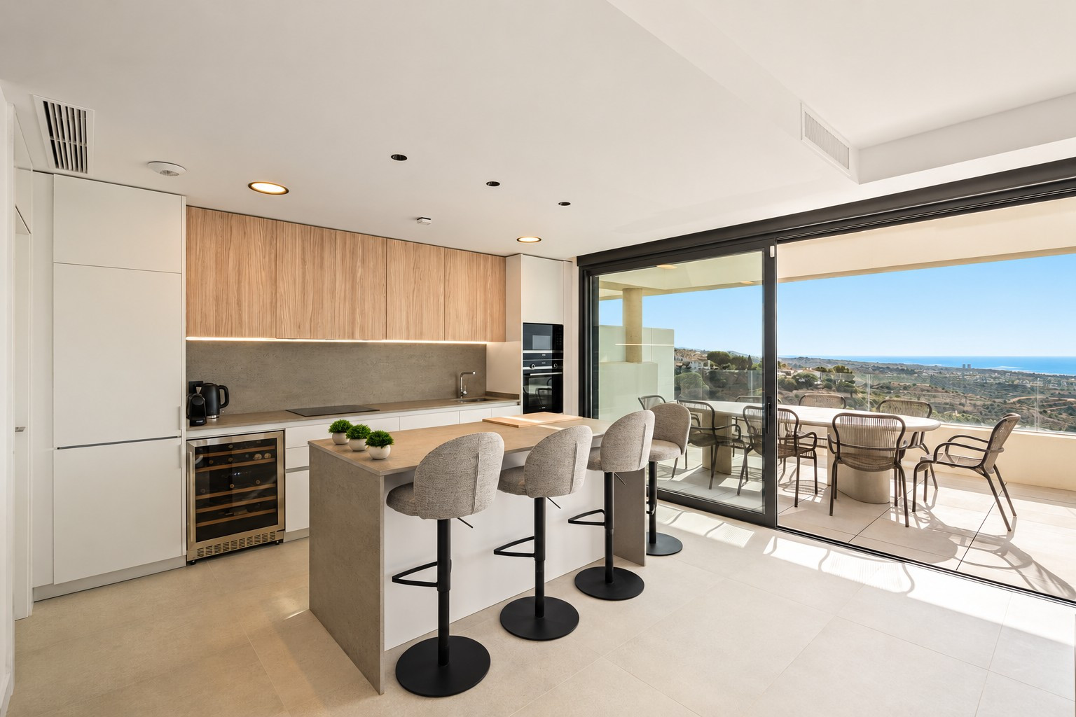  Image of Apartment - 3 Bedrooms - 2 Bathrooms for sale in Malaga-Marbella-Spain, Image 8