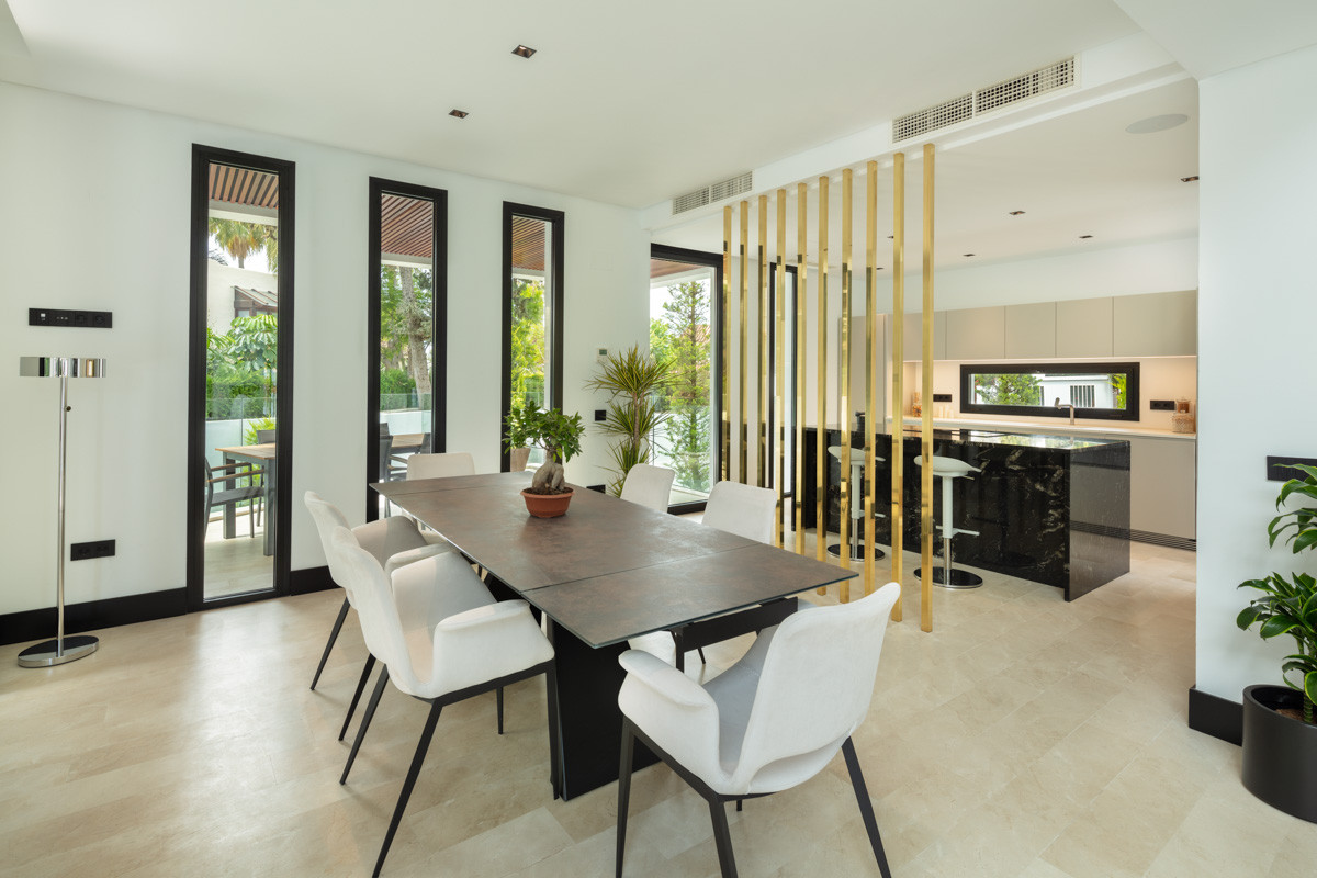  Image of Villa - 5 Bedrooms - 6 Bathrooms for sale in Malaga-Marbella-Spain, Image 10