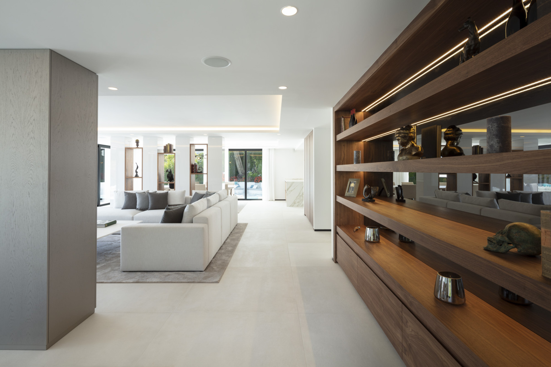  Image of Villa - 5 Bedrooms - 5 Bathrooms for sale in Malaga-Marbella-Spain, Image 11