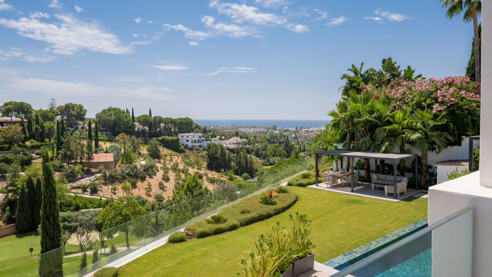 Image of Villa - 6 Bedrooms - 6 Bathrooms for sale in Malaga-Benahavis-Spain, Image 8