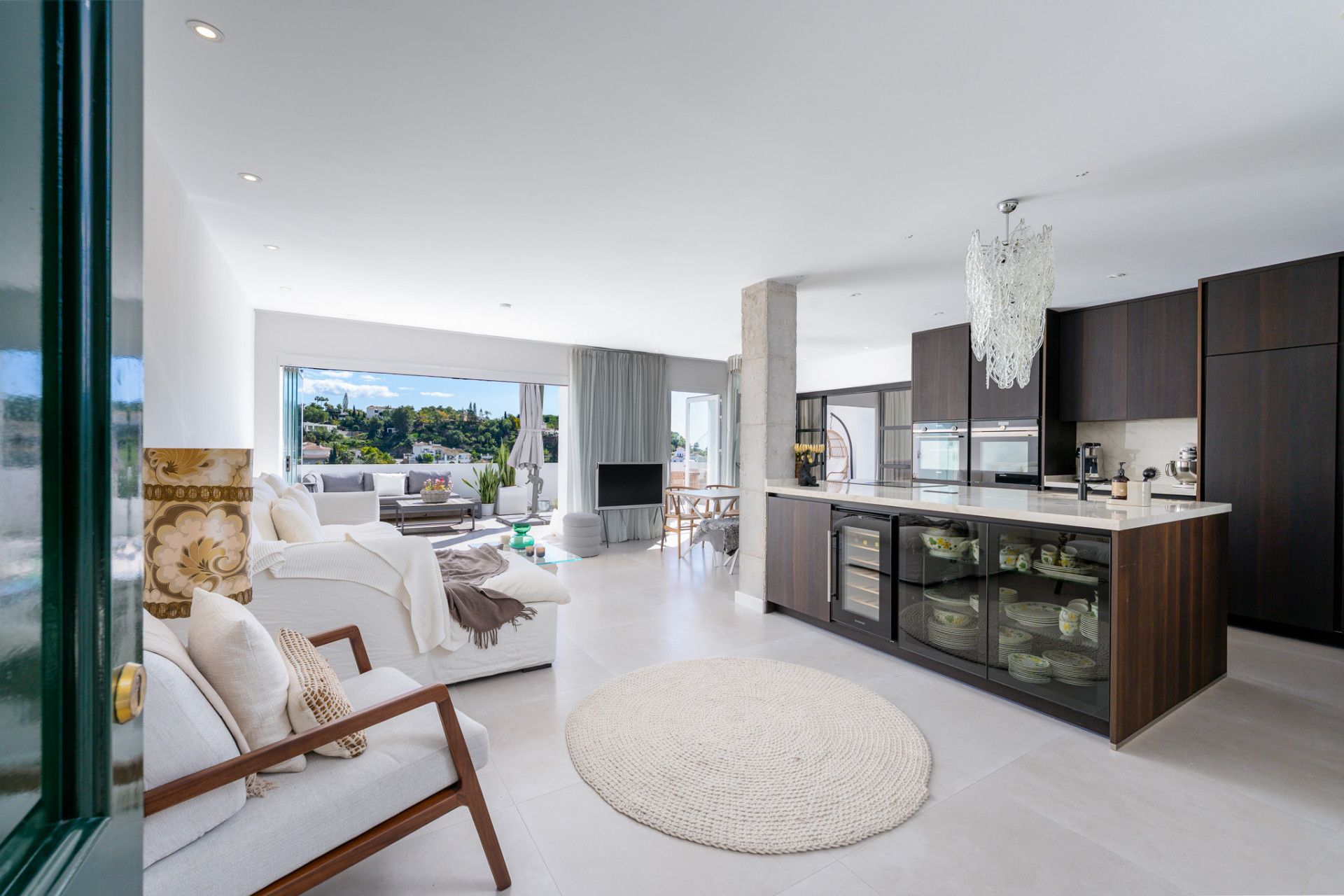  Image of Penthouse - 3 Bedrooms - 2 Bathrooms for sale in Malaga-Benahavis-Spain, Image 12
