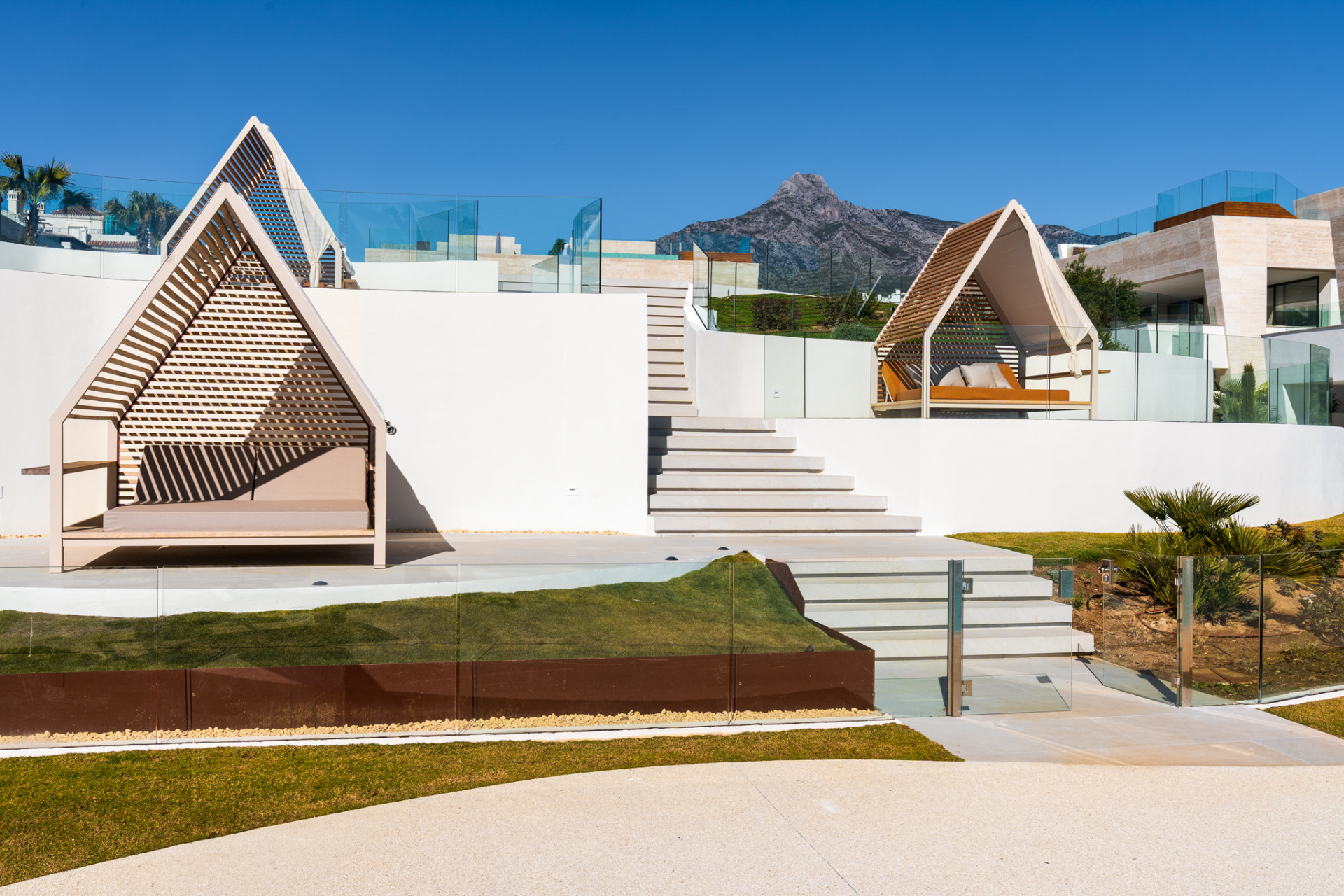  Image of Ground Floor Apartment - 4 Bedrooms - 4 Bathrooms for sale in Malaga-Marbella-Spain, Image 21