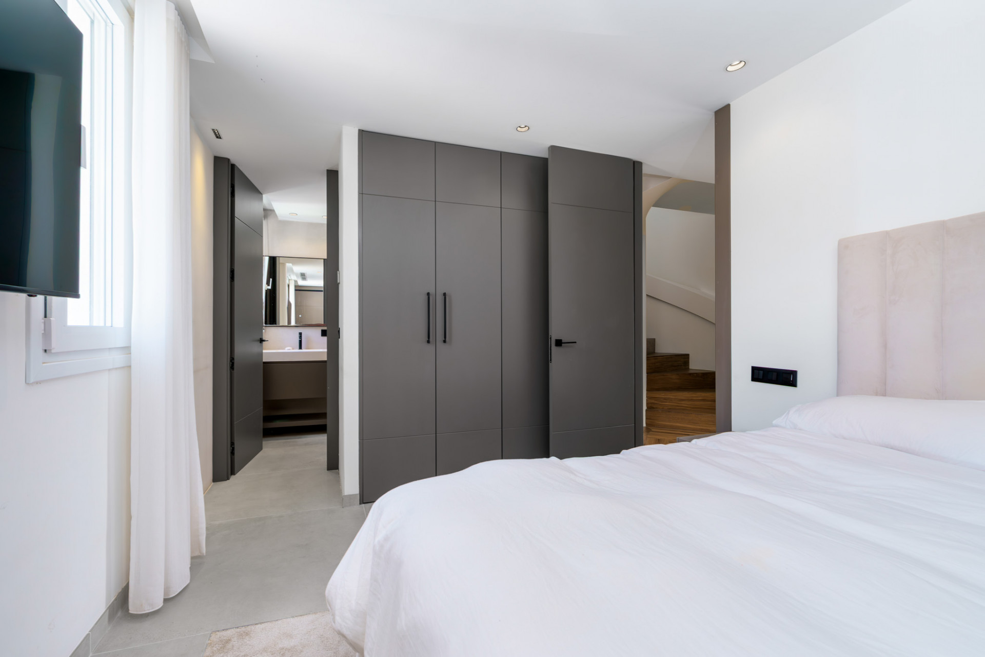  Image of Town House - 4 Bedrooms - 4 Bathrooms for sale in Malaga-Benahavis-Spain, Image 22