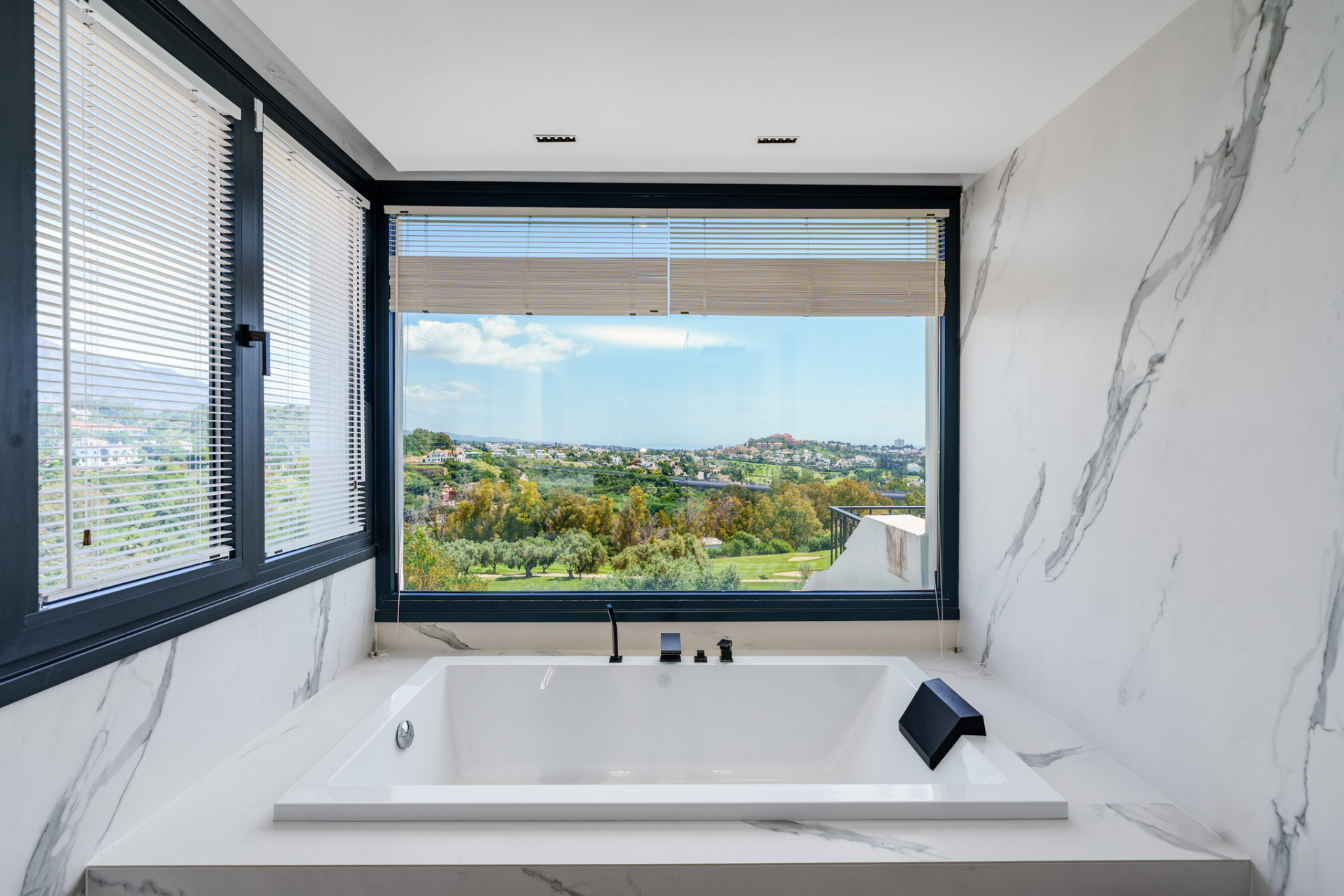  Image of Town House - 4 Bedrooms - 4 Bathrooms for sale in Malaga-Benahavis-Spain, Image 28