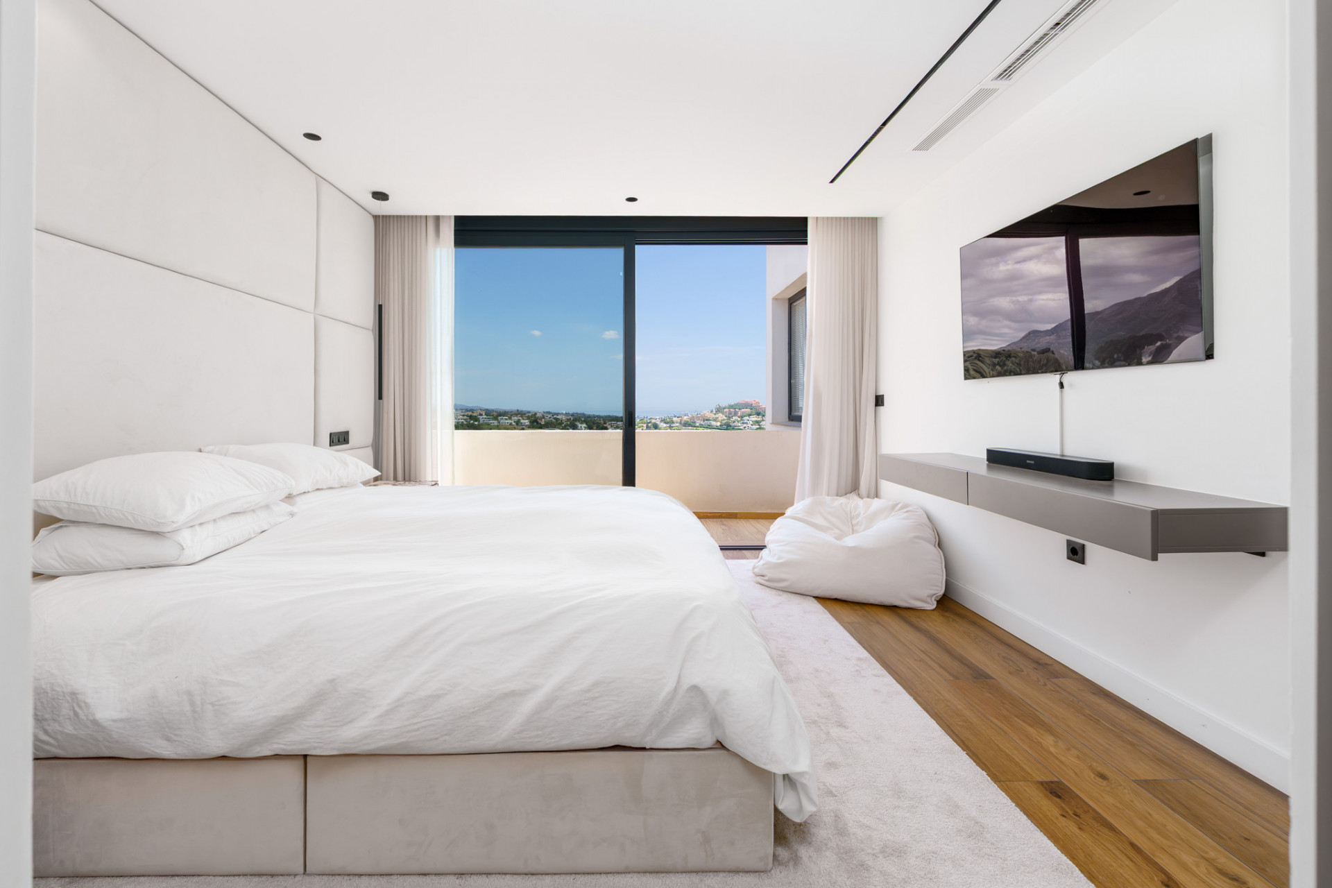  Image of Town House - 4 Bedrooms - 4 Bathrooms for sale in Malaga-Benahavis-Spain, Image 24