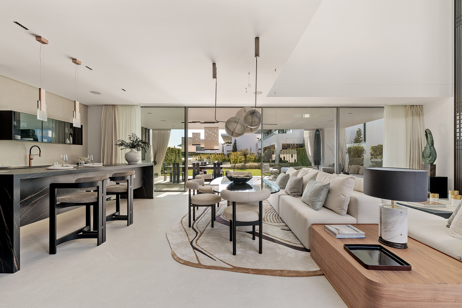  Image of Semi Detached Villa - 4 Bedrooms - 4 Bathrooms for sale in Malaga-Marbella-Spain, Image 18