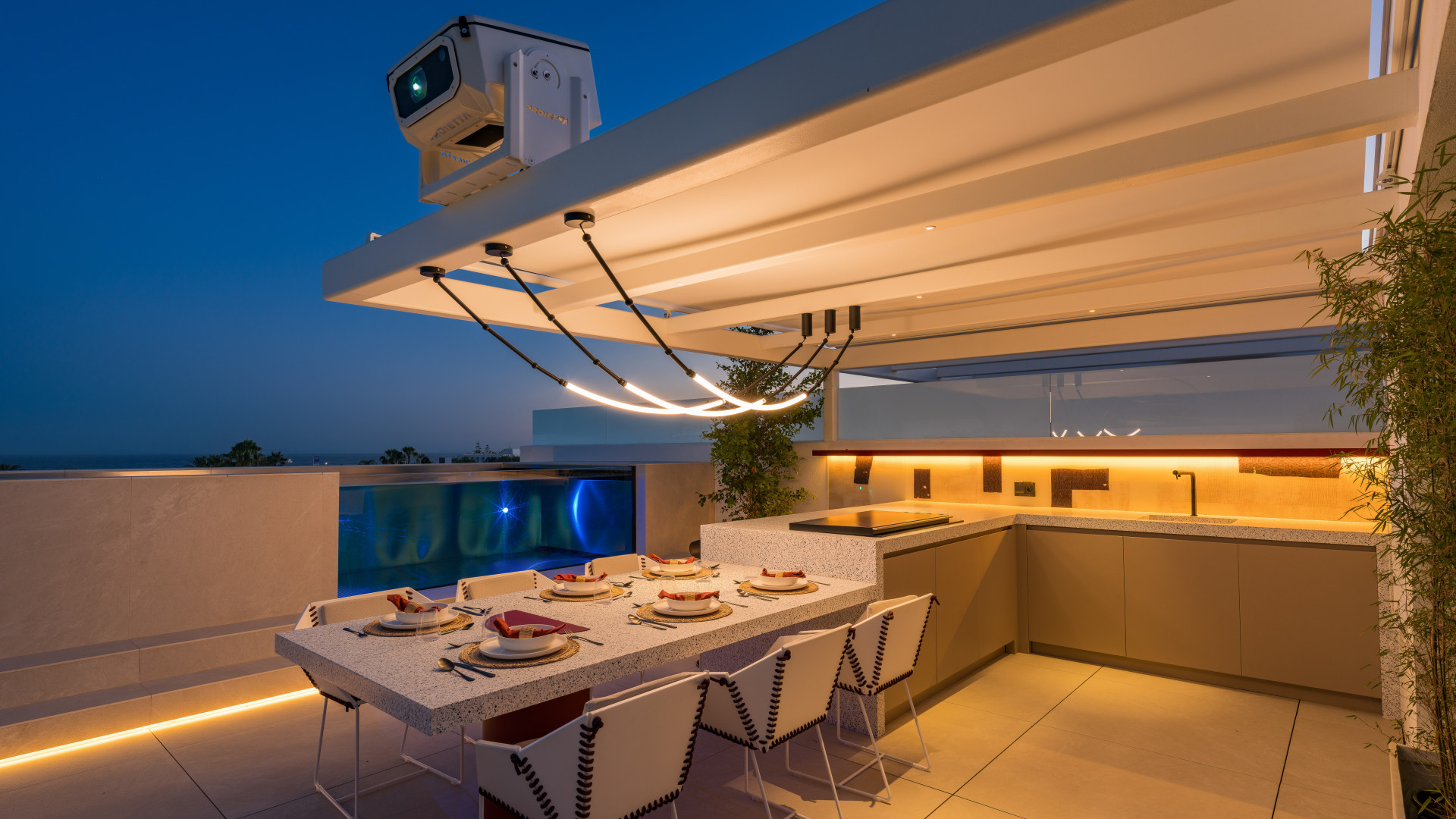  Image of Semi Detached Villa - 4 Bedrooms - 4 Bathrooms for sale in Malaga-Marbella-Spain, Image 12