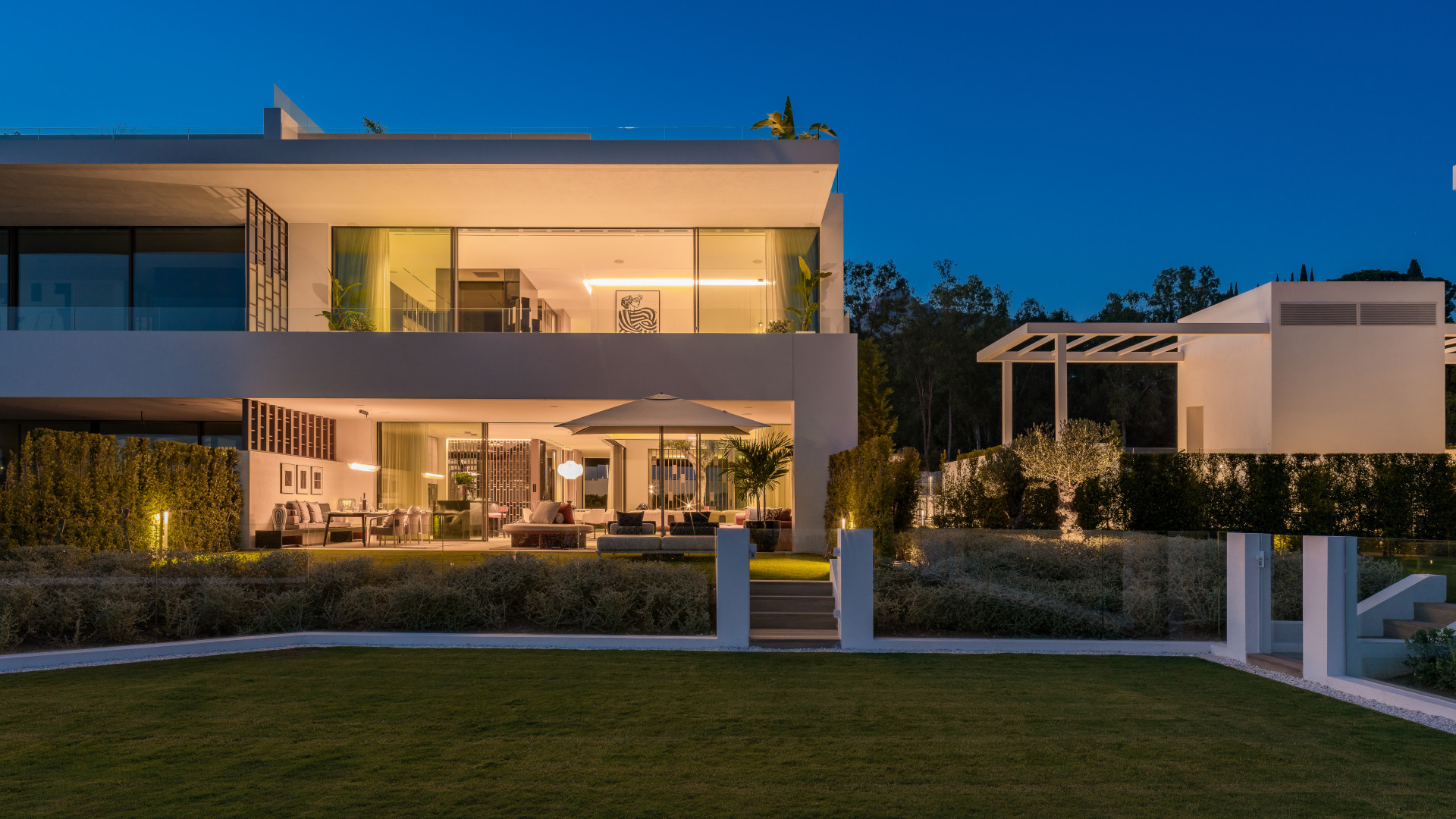 Image of Semi Detached Villa - 4 Bedrooms - 4 Bathrooms for Sale in Malaga-Marbella-Spain, Image 4