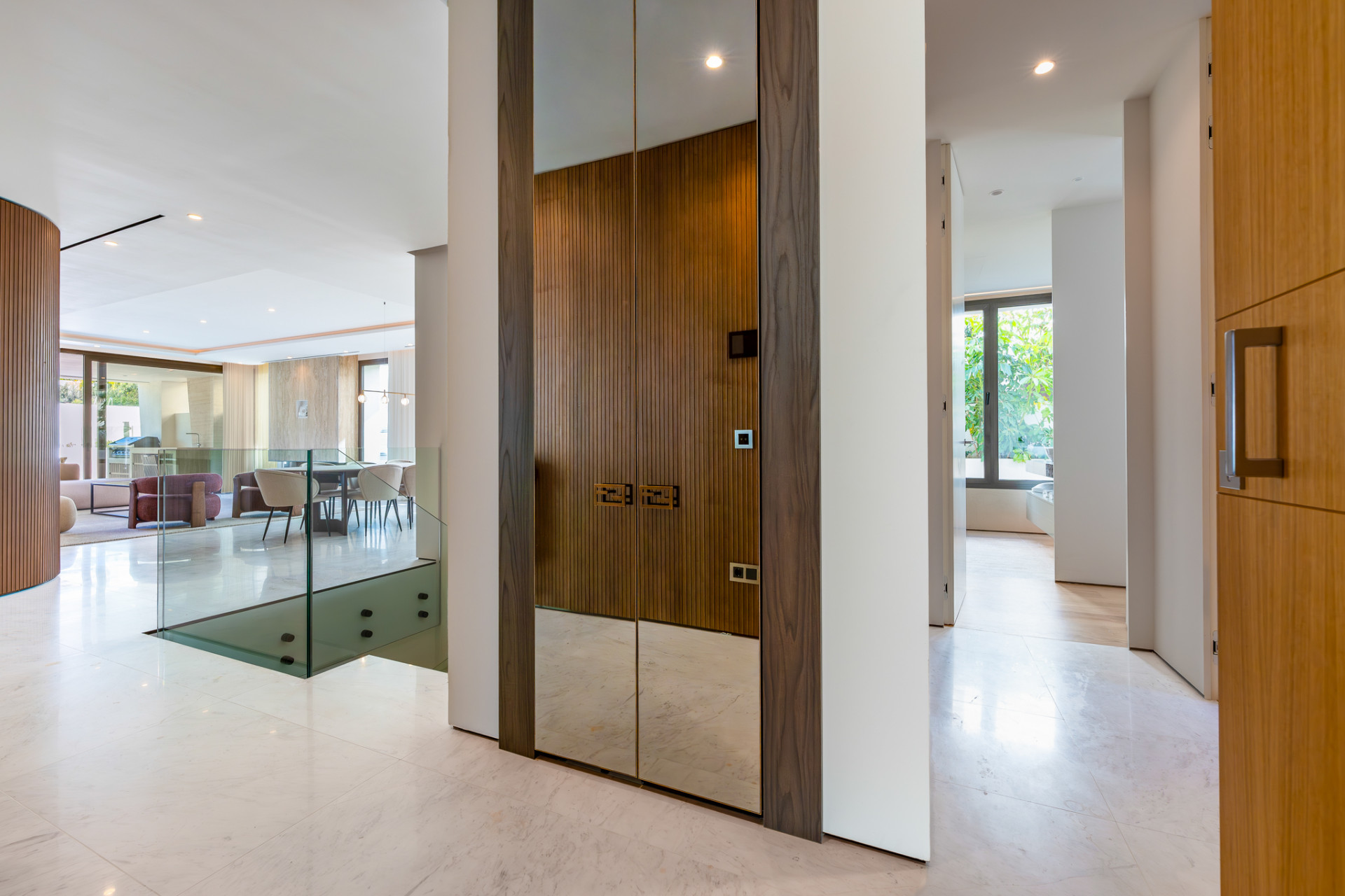  Image of Ground Floor Apartment - 4 Bedrooms - 4 Bathrooms for sale in Malaga-Marbella-Spain, Image 18